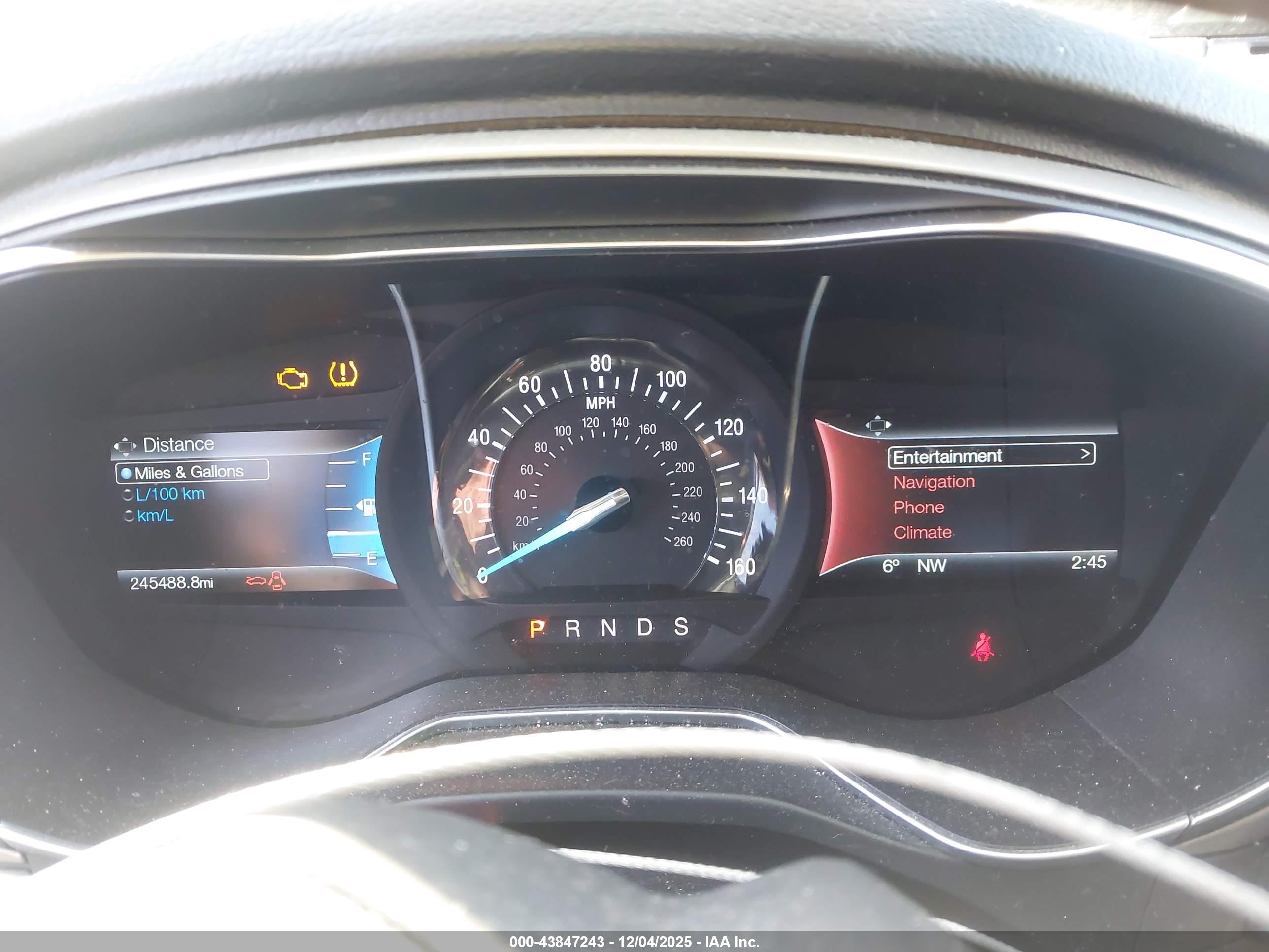 FORD FUSION image 7