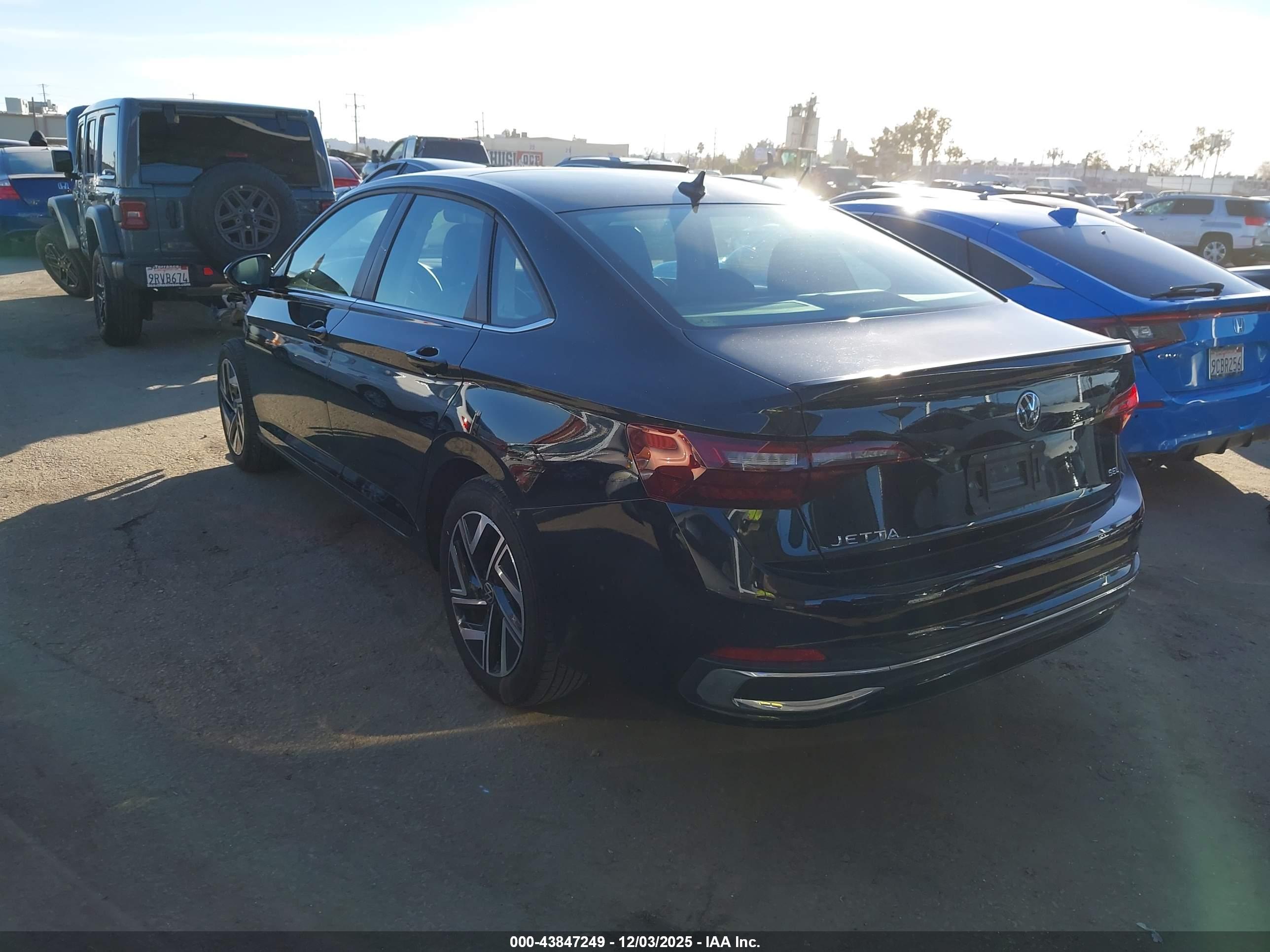 VOLKSWAGEN JETTA image 3