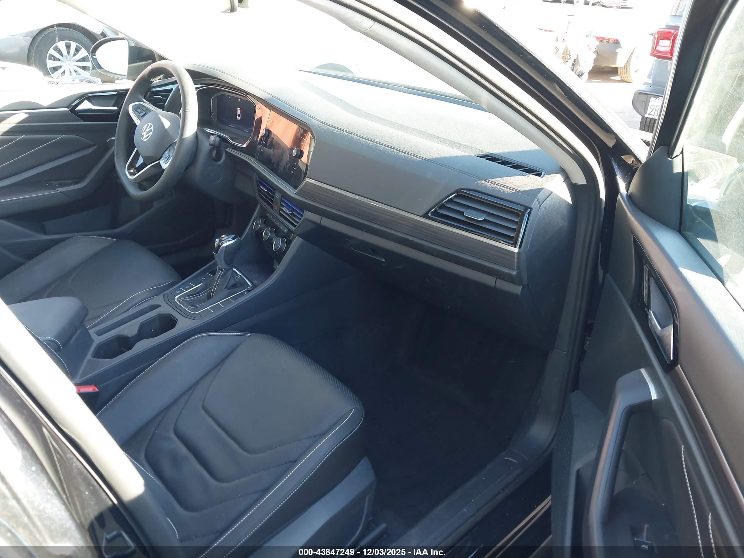 VOLKSWAGEN JETTA image 5