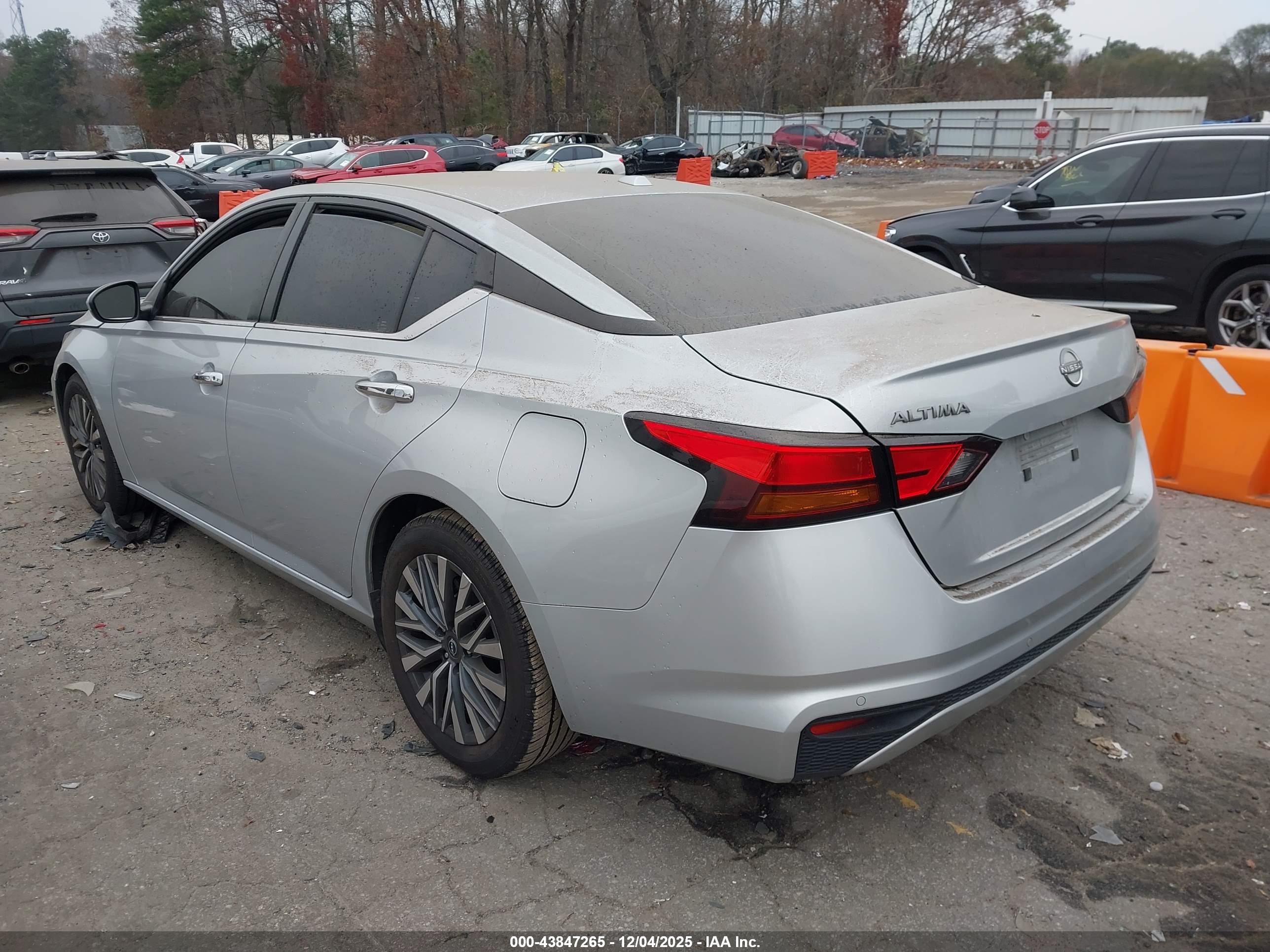 NISSAN ALTIMA image 3