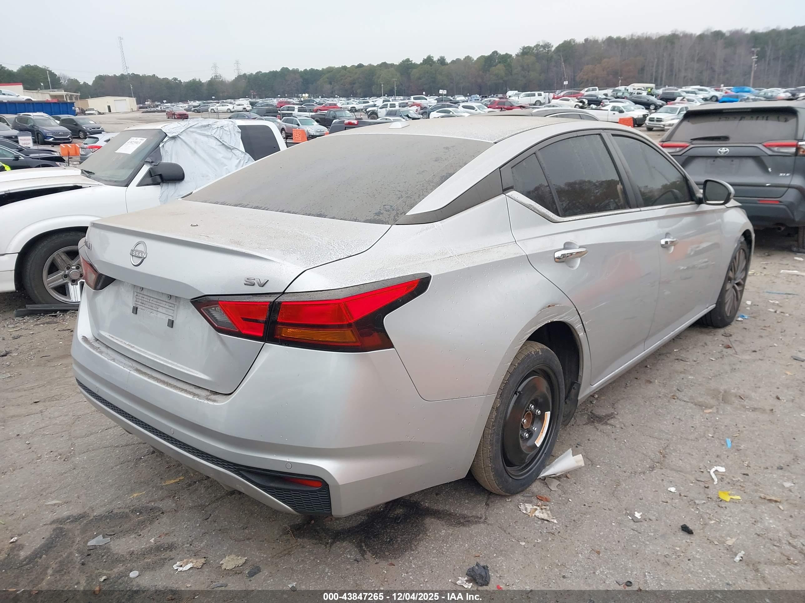 NISSAN ALTIMA image 4