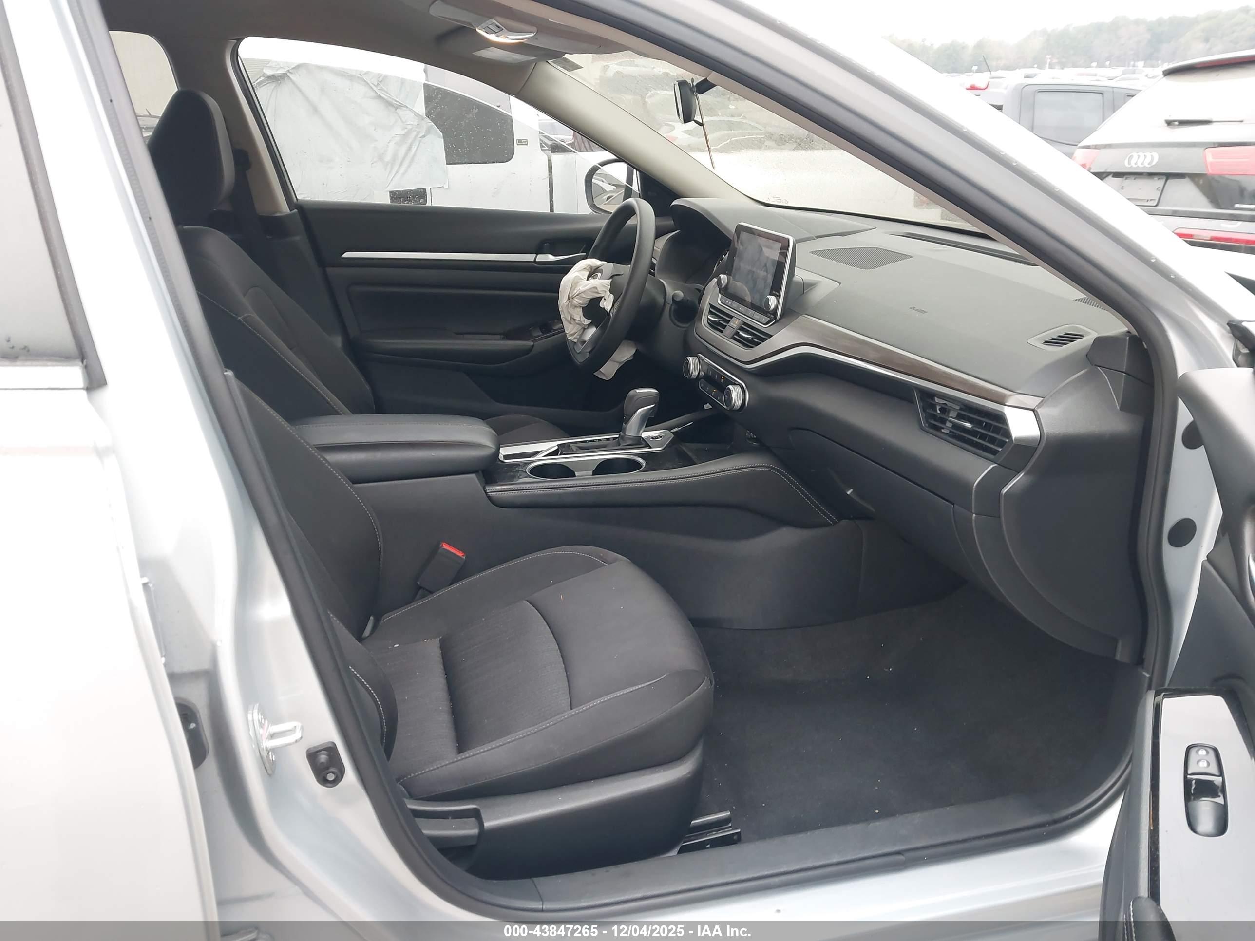 NISSAN ALTIMA image 5