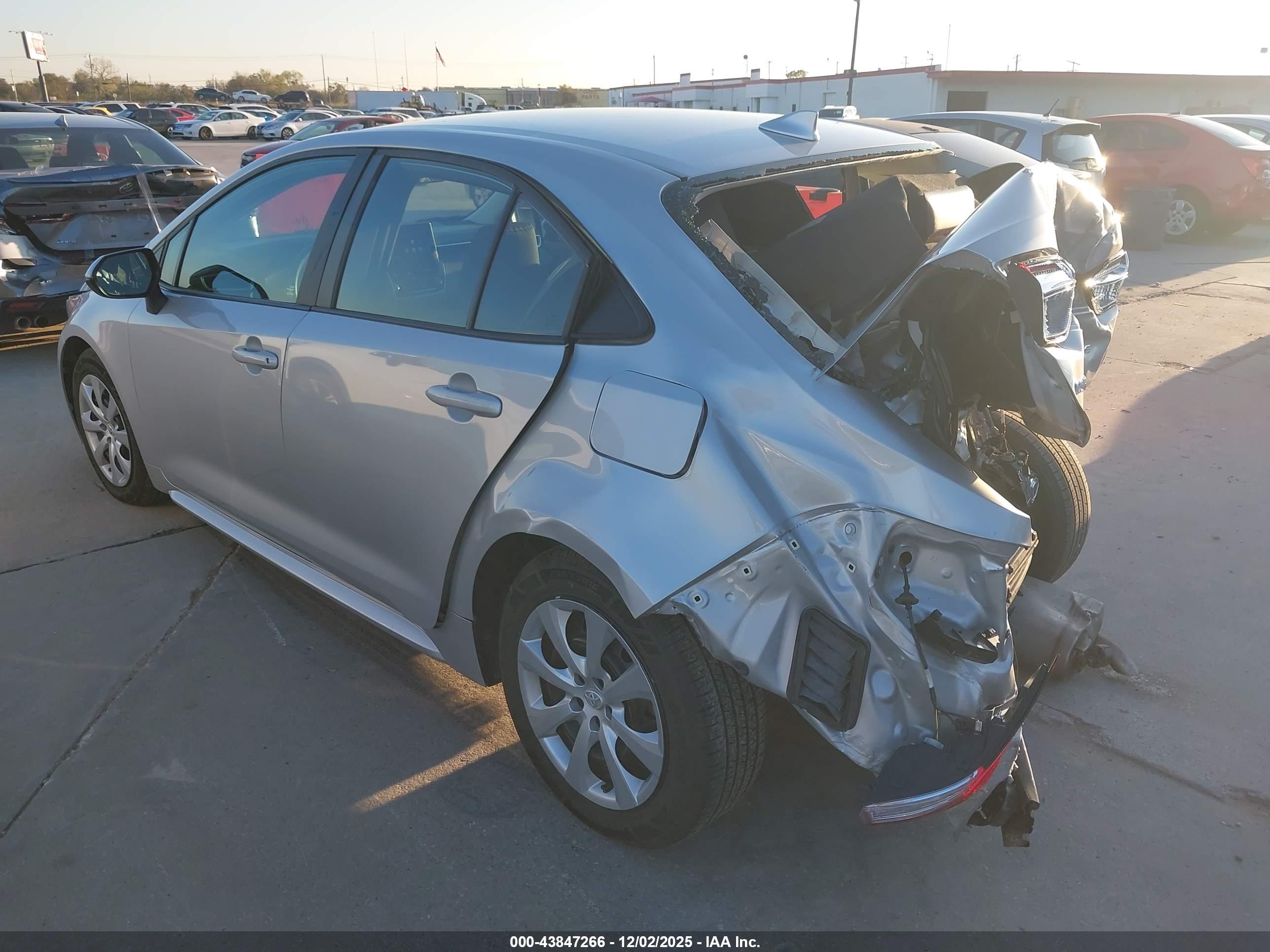 TOYOTA COROLLA image 3