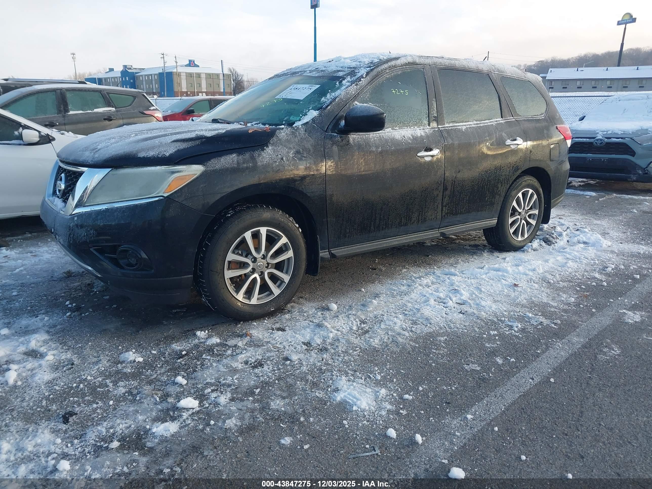 NISSAN PATHFINDER image 2