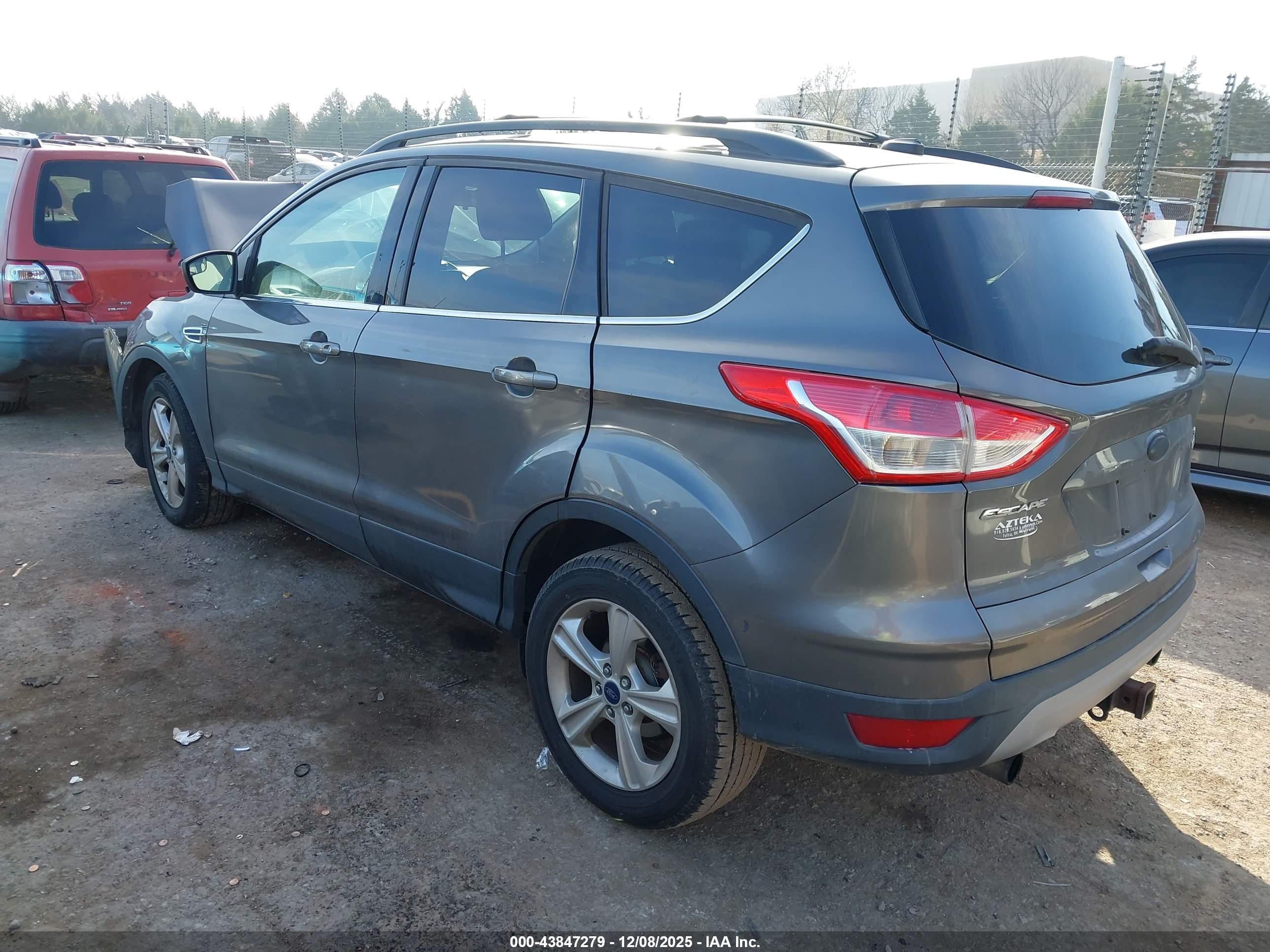 FORD ESCAPE image 3