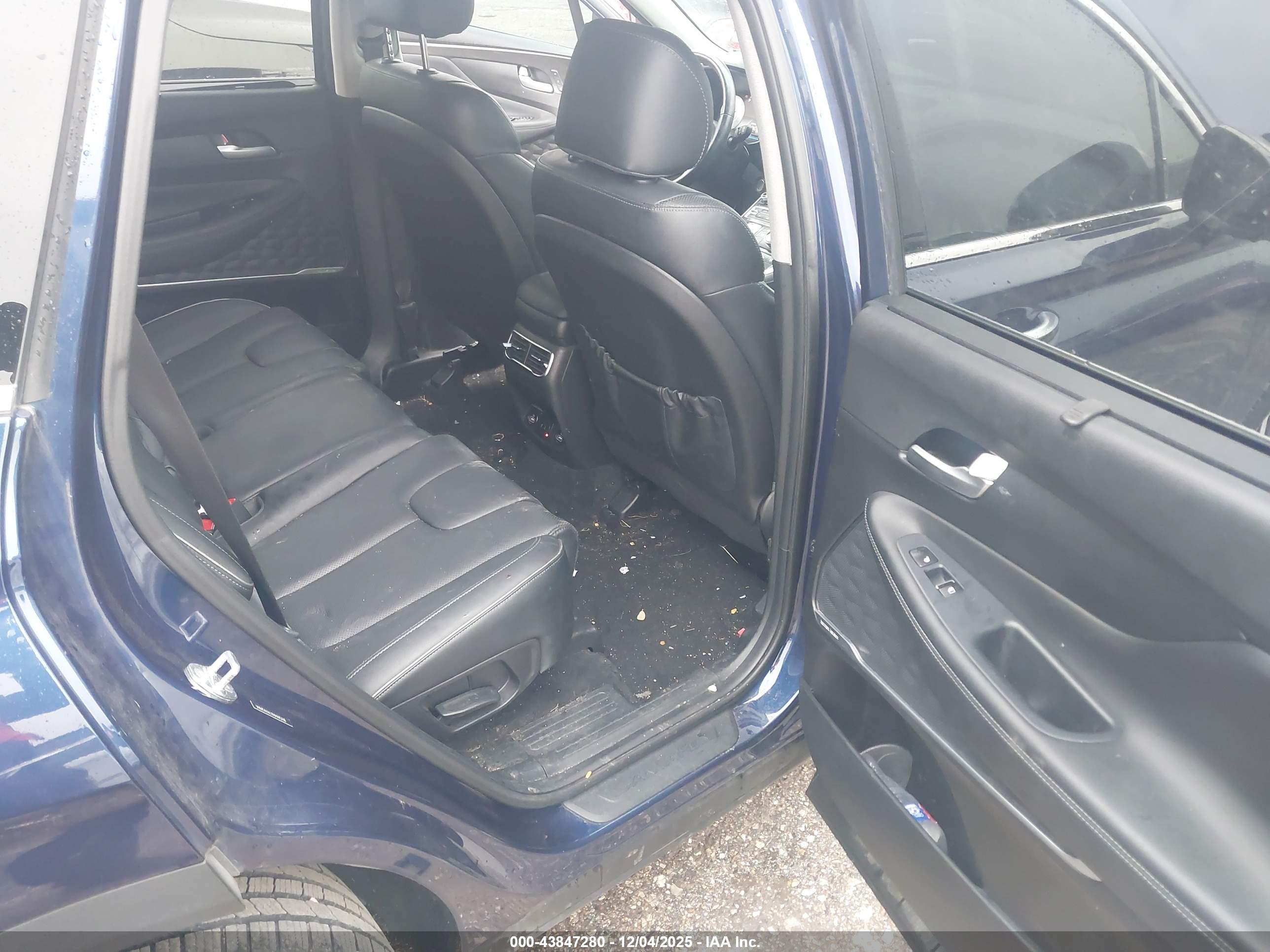 HYUNDAI SANTA image 8
