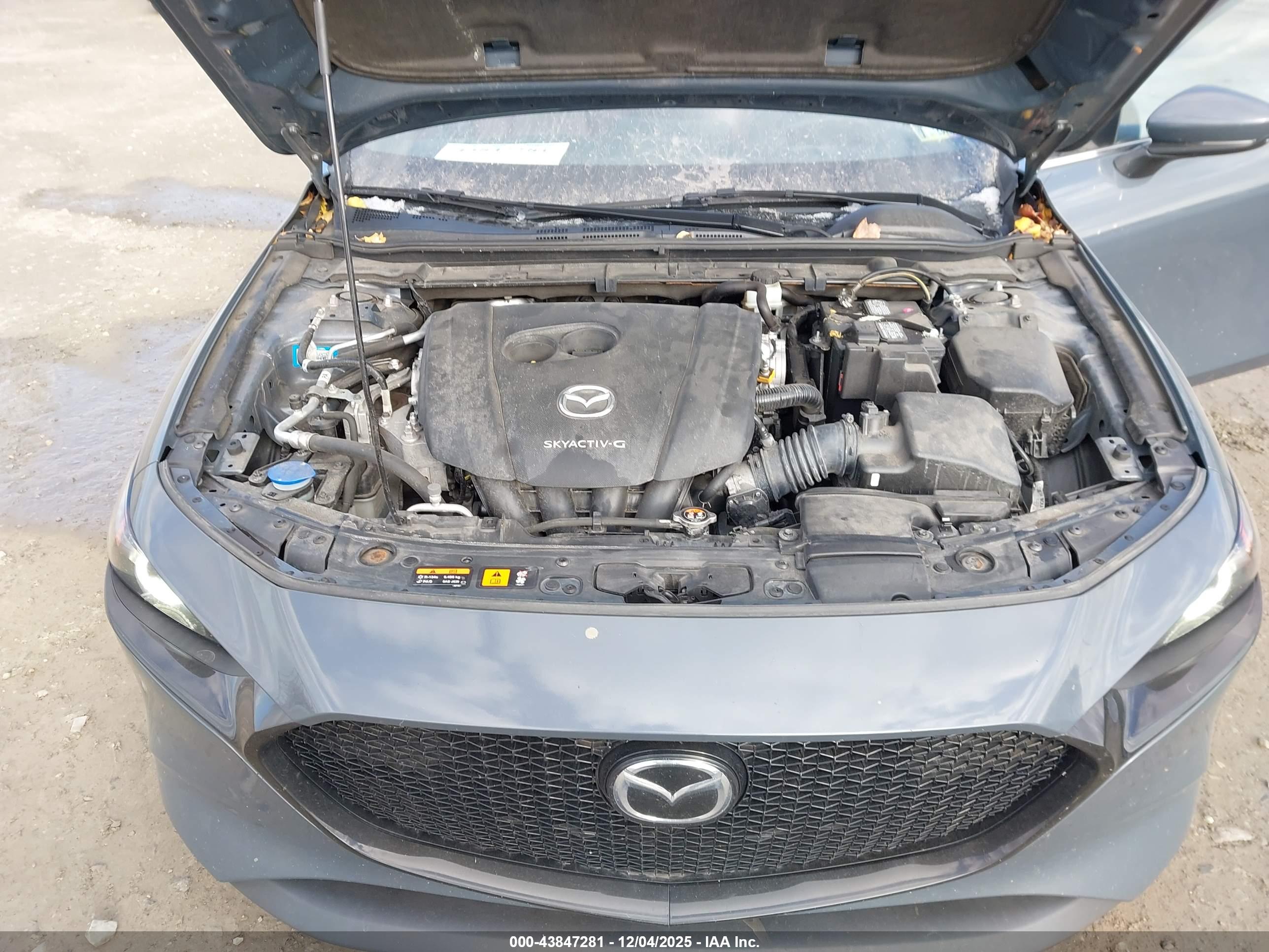 MAZDA MAZDA3 image 10