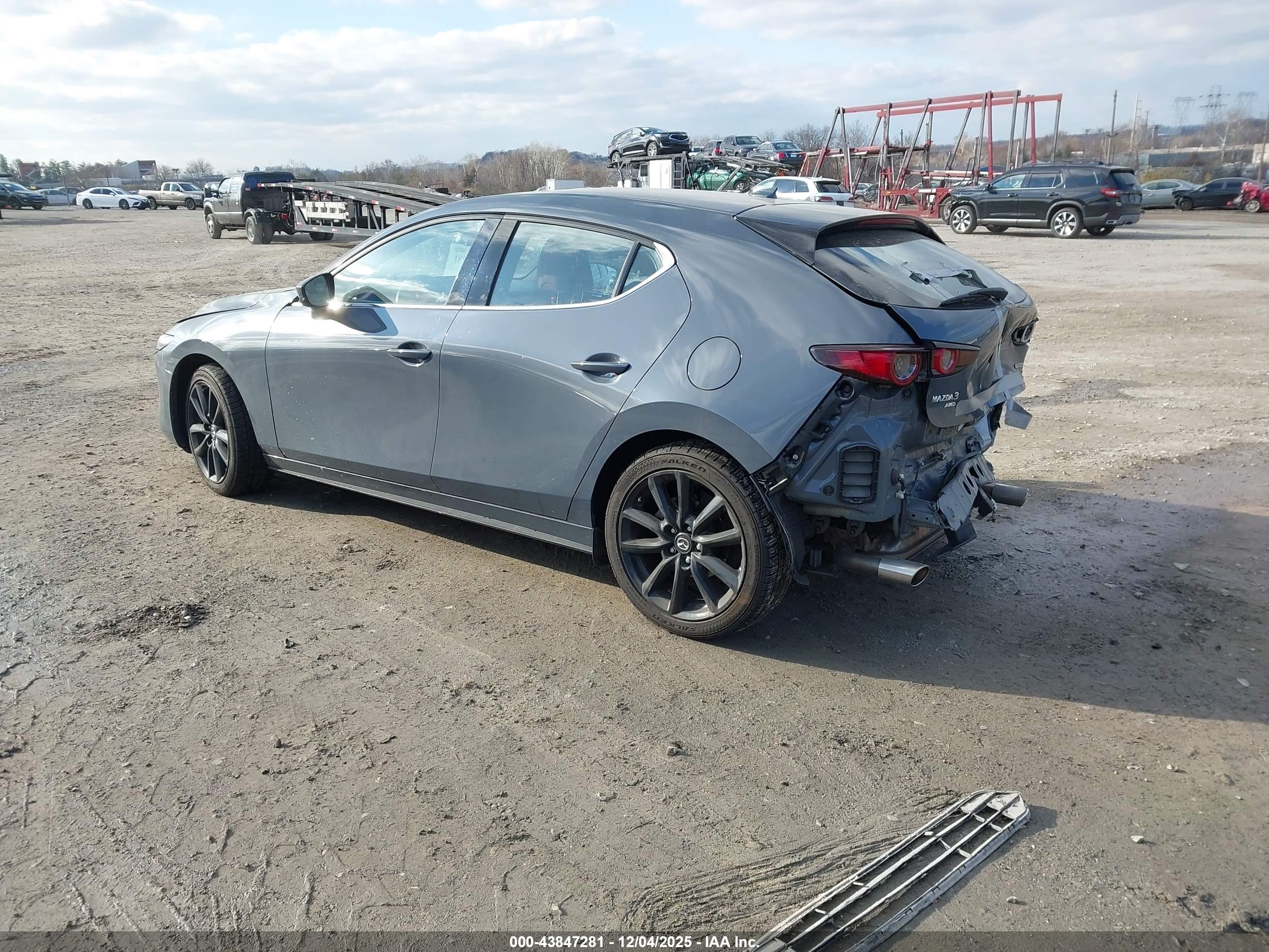 MAZDA MAZDA3 image 3