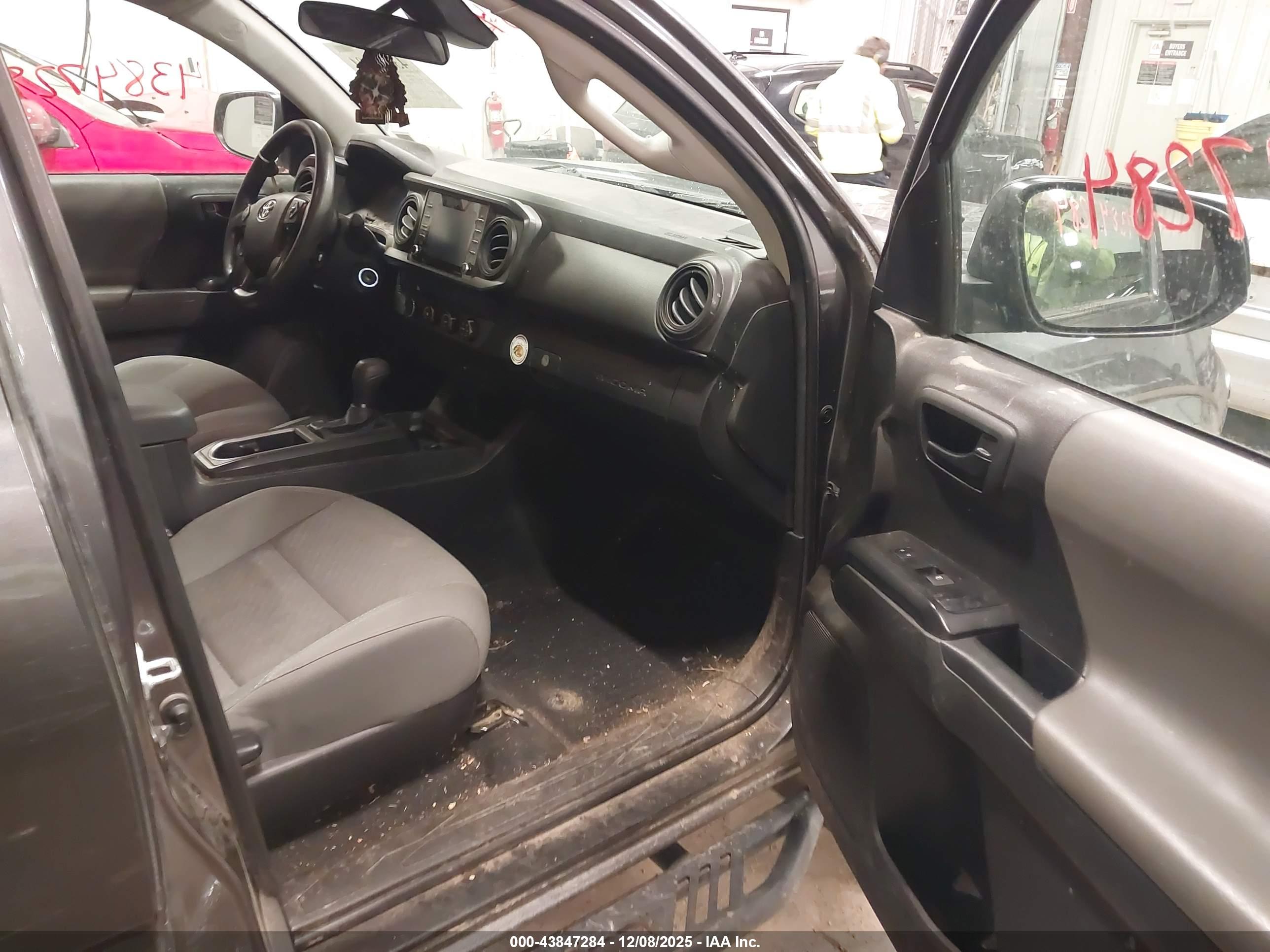 TOYOTA TACOMA image 5