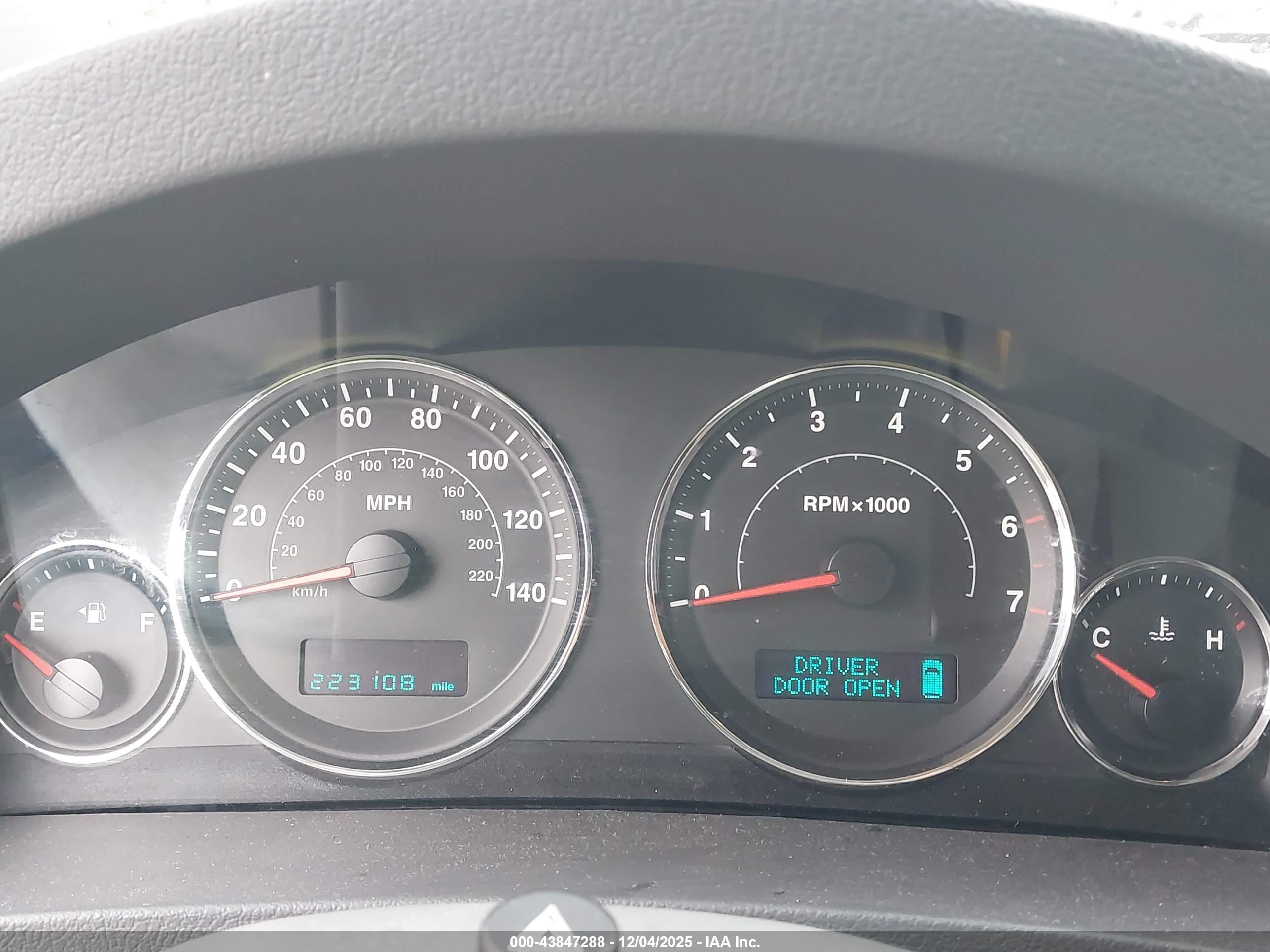 JEEP GRAND image 7