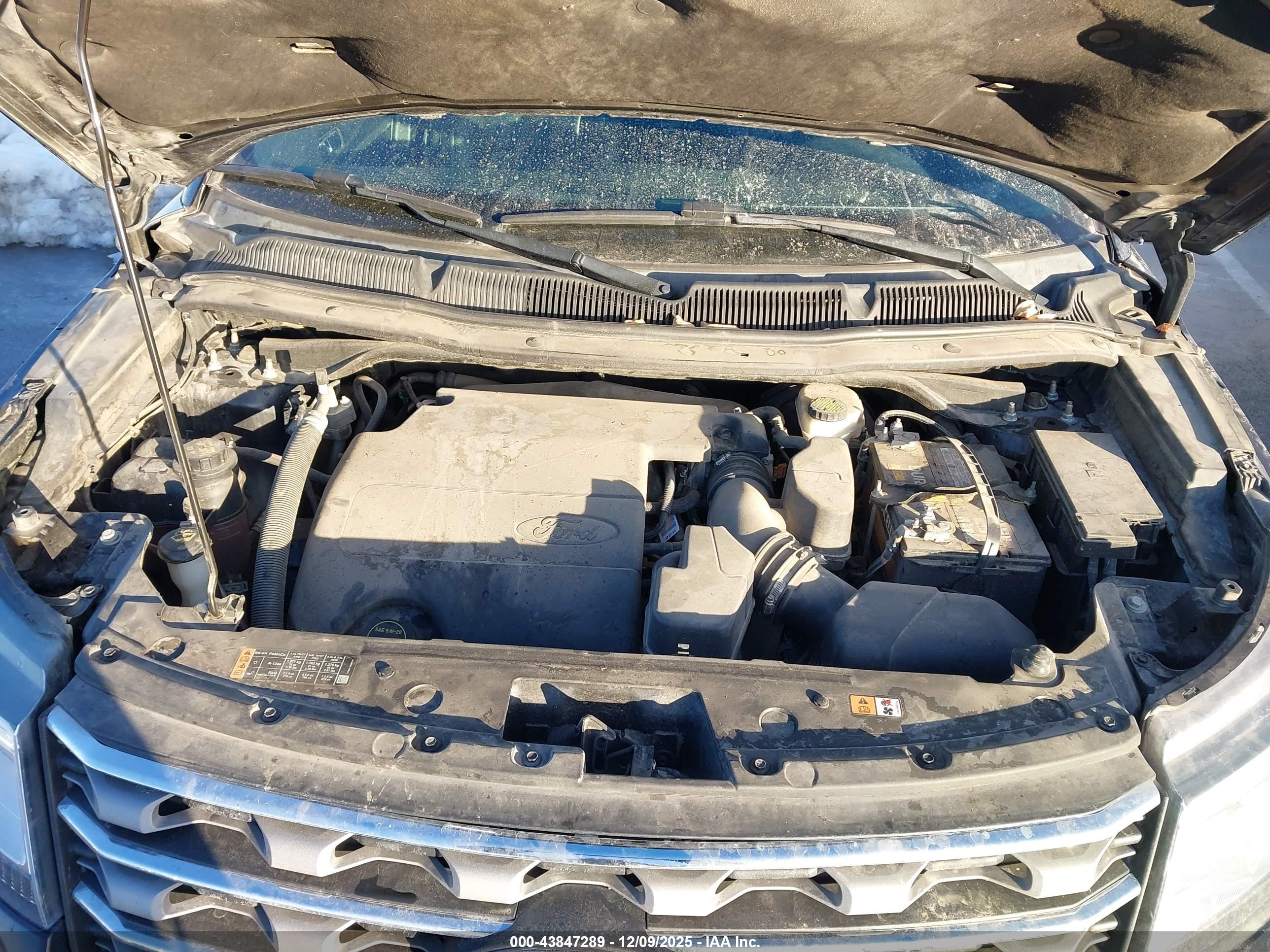 FORD EXPLORER image 10