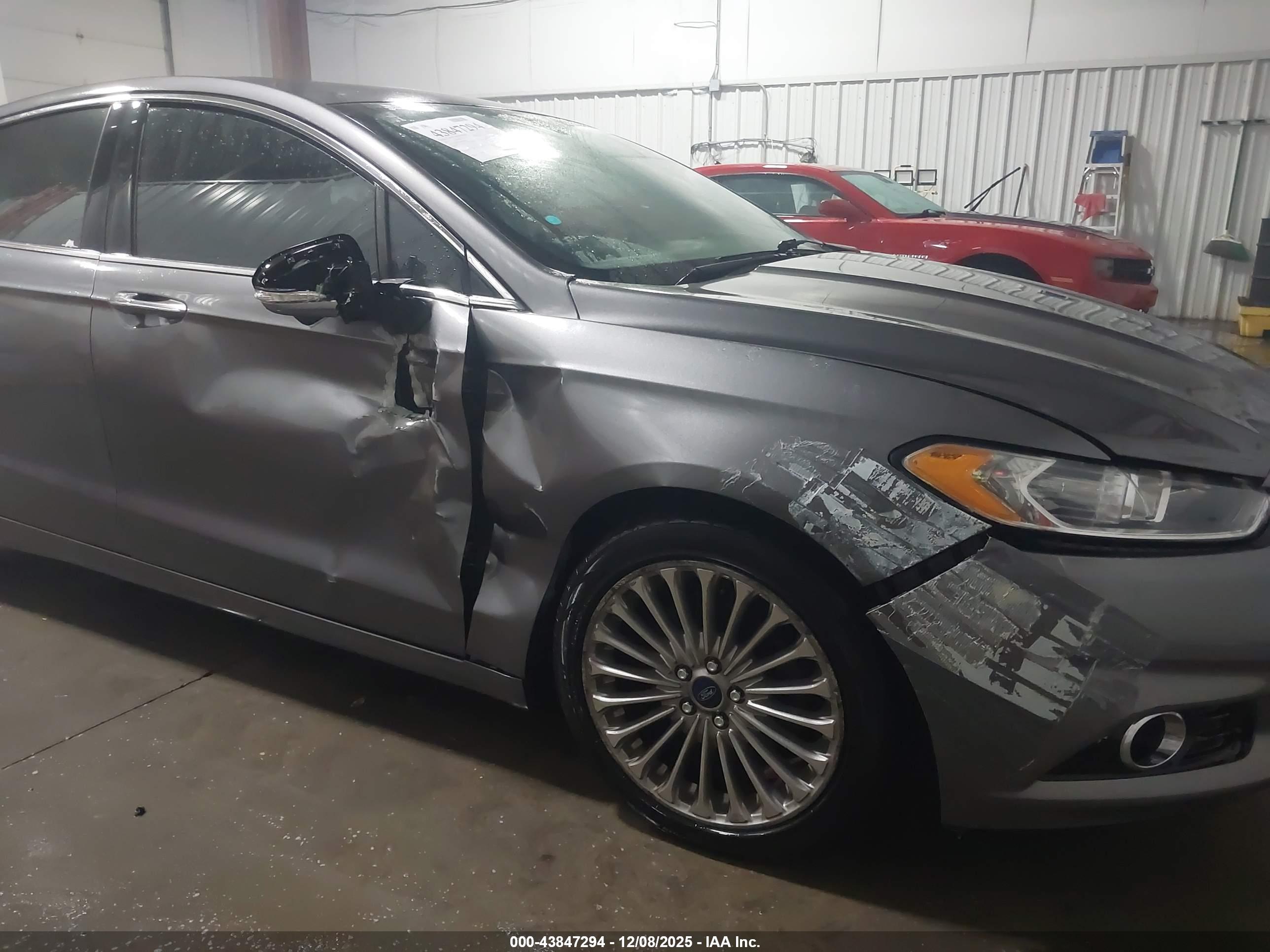 FORD FUSION image 6