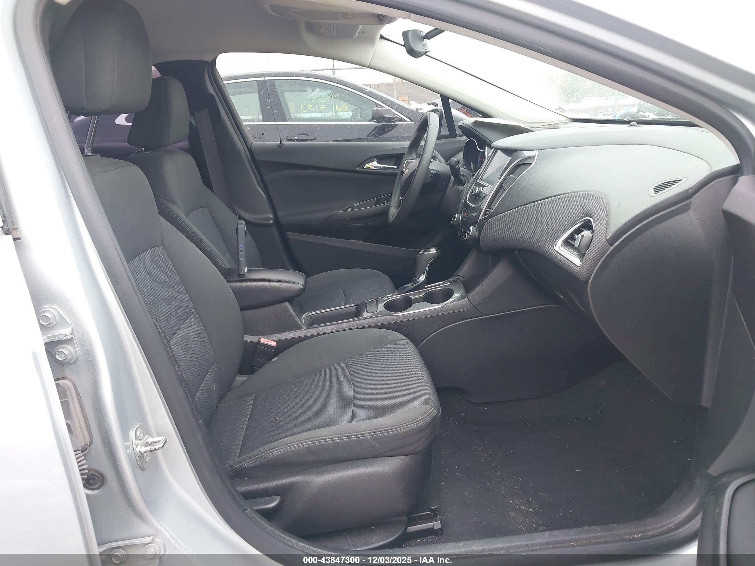 CHEVROLET CRUZE image 5