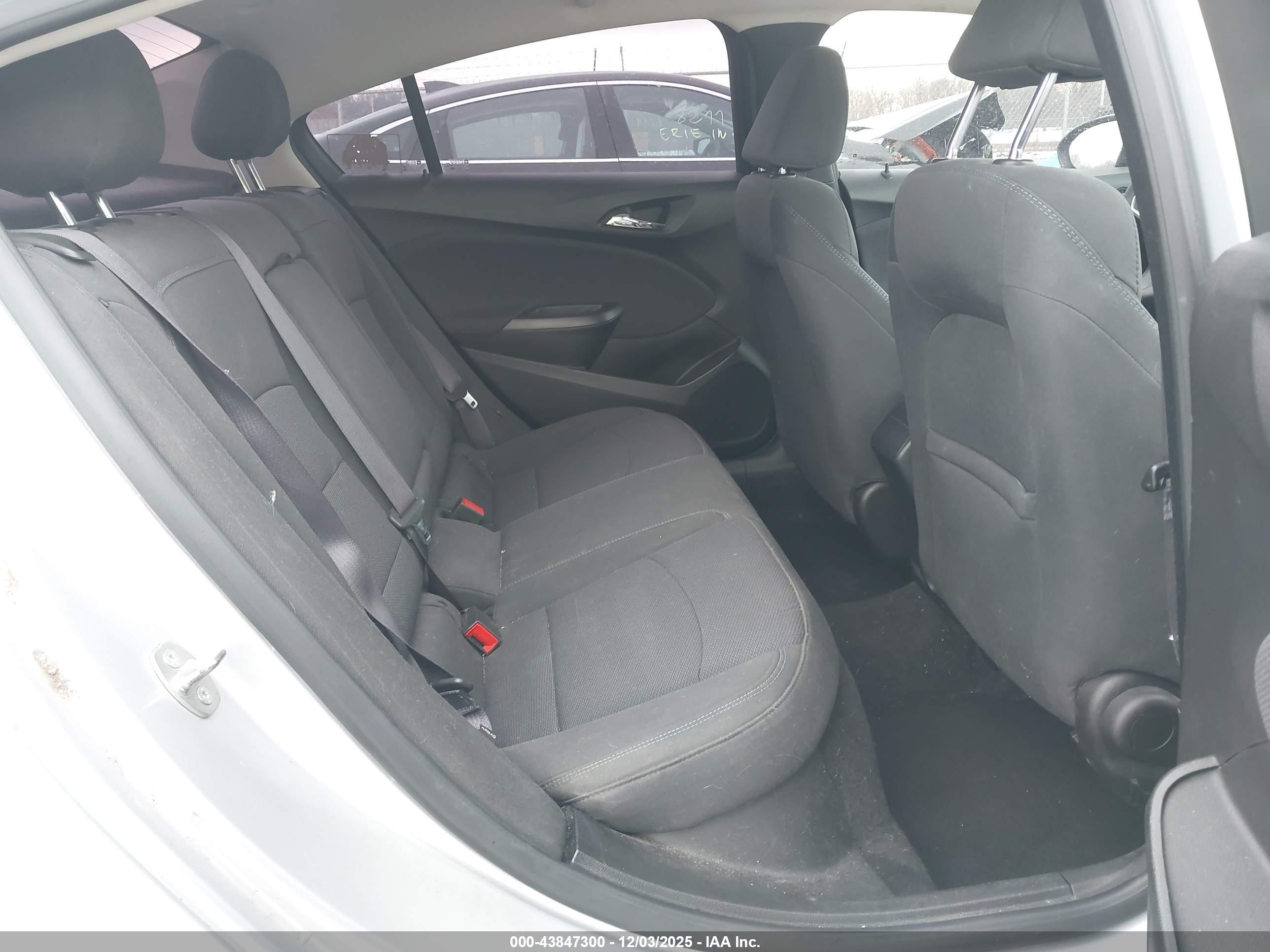 CHEVROLET CRUZE image 8