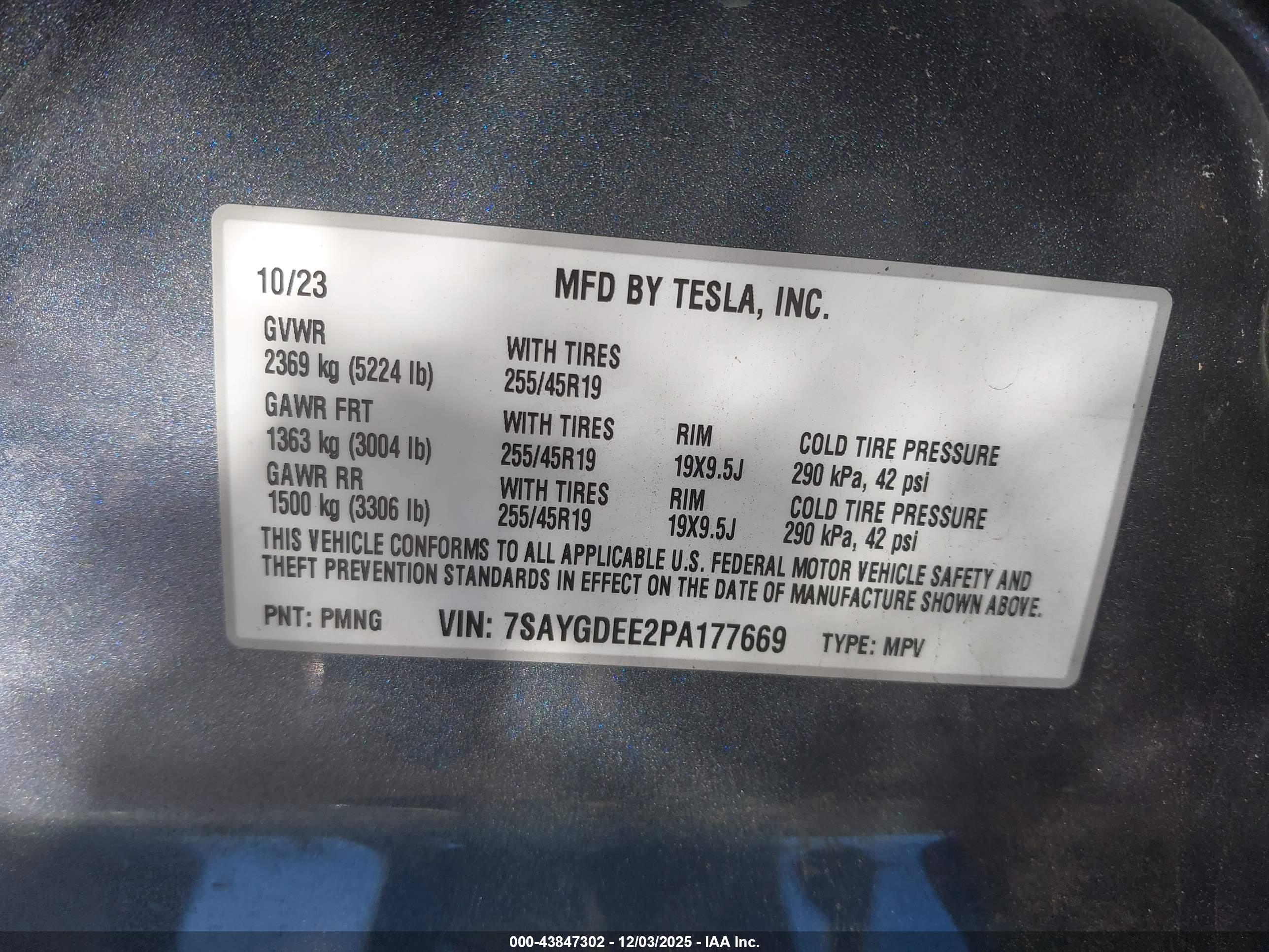 TESLA MODEL image 9