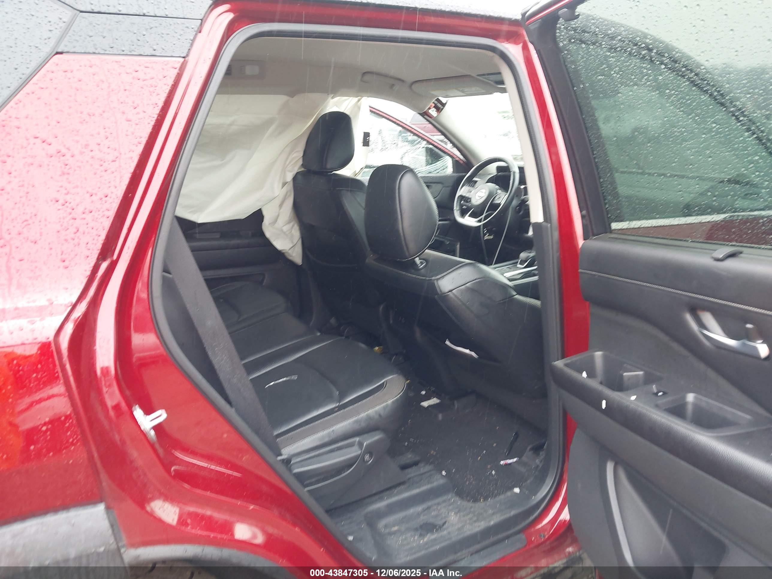 NISSAN PATHFINDER image 8