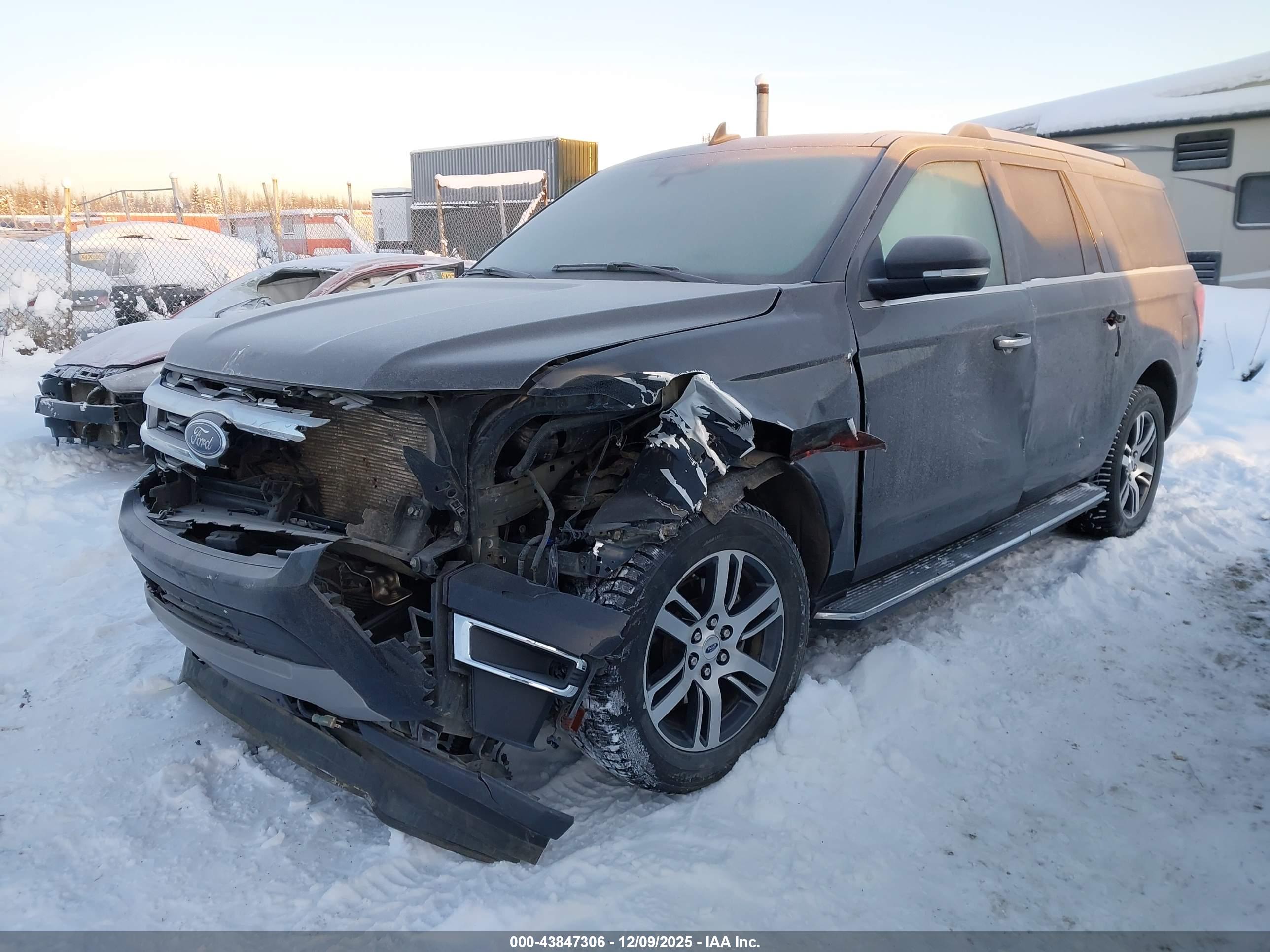 FORD EXPEDITION image 2