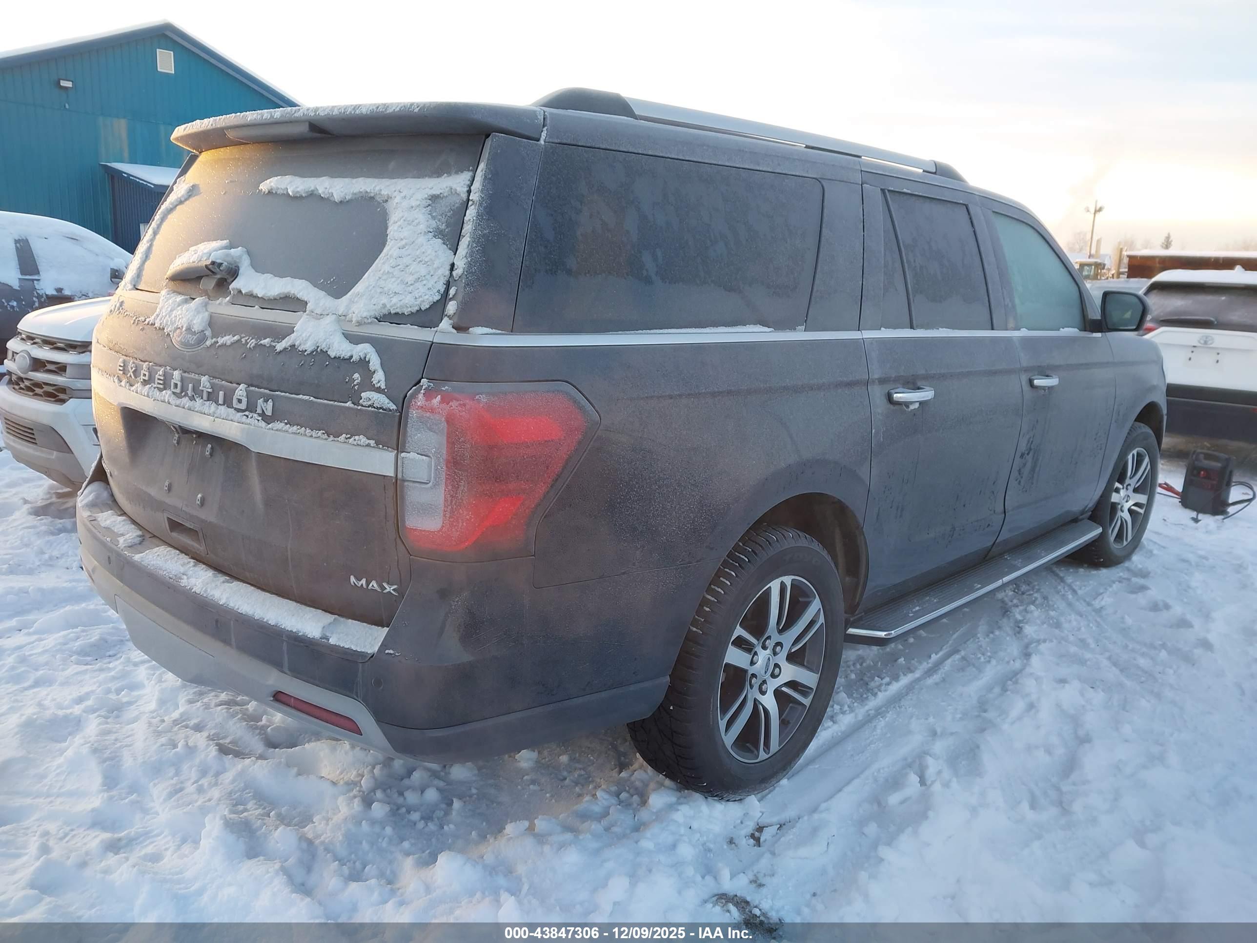 FORD EXPEDITION image 4