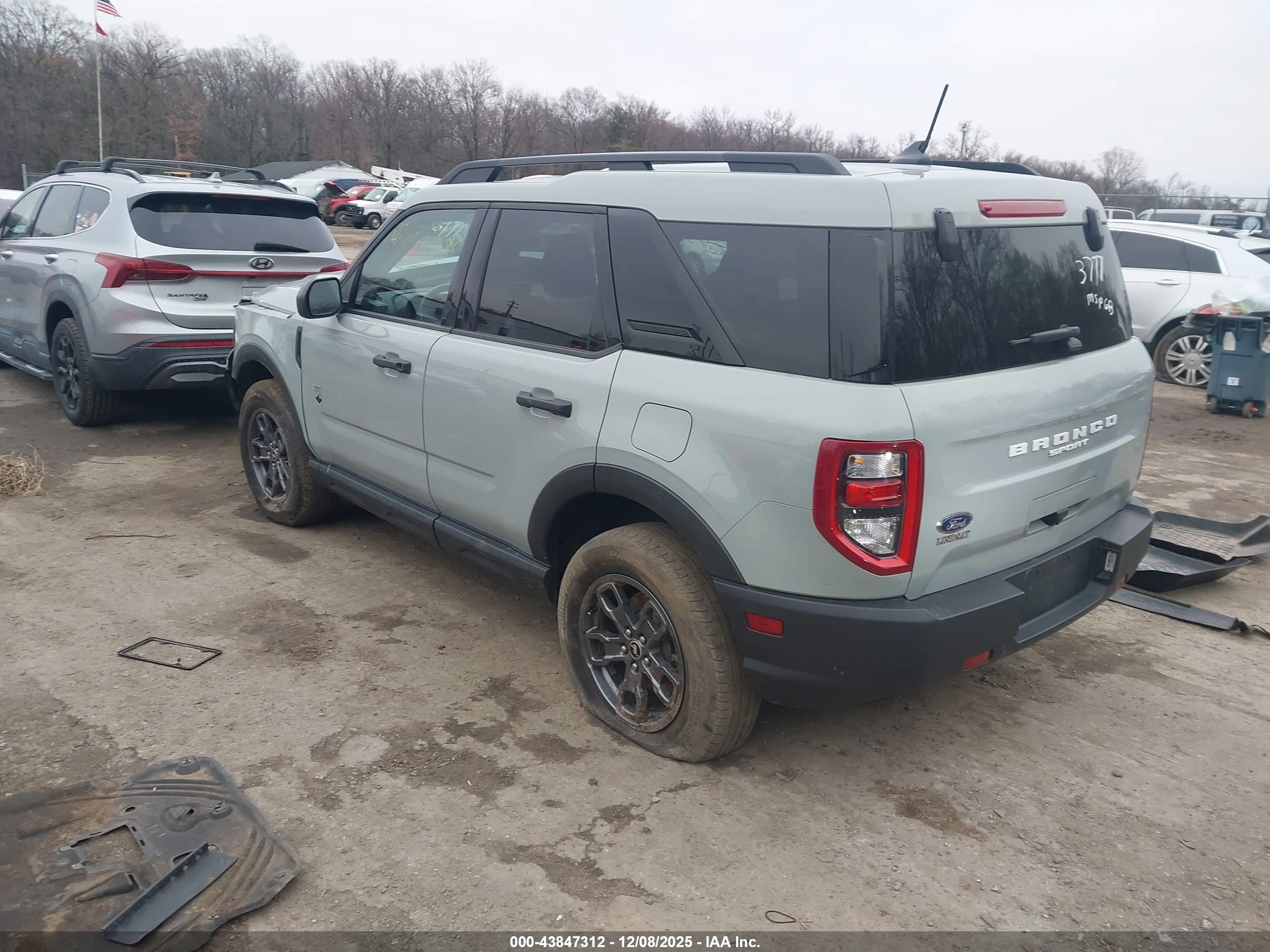 FORD BRONCO image 3