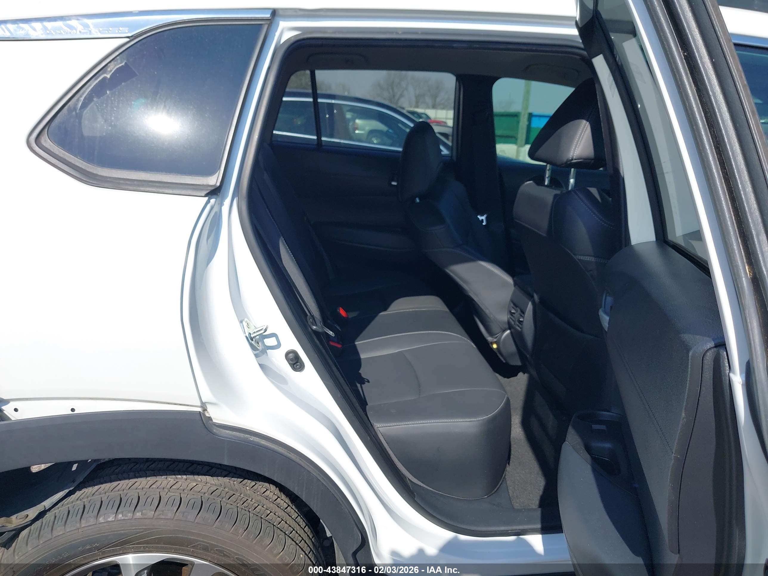 TOYOTA COROLLA image 8