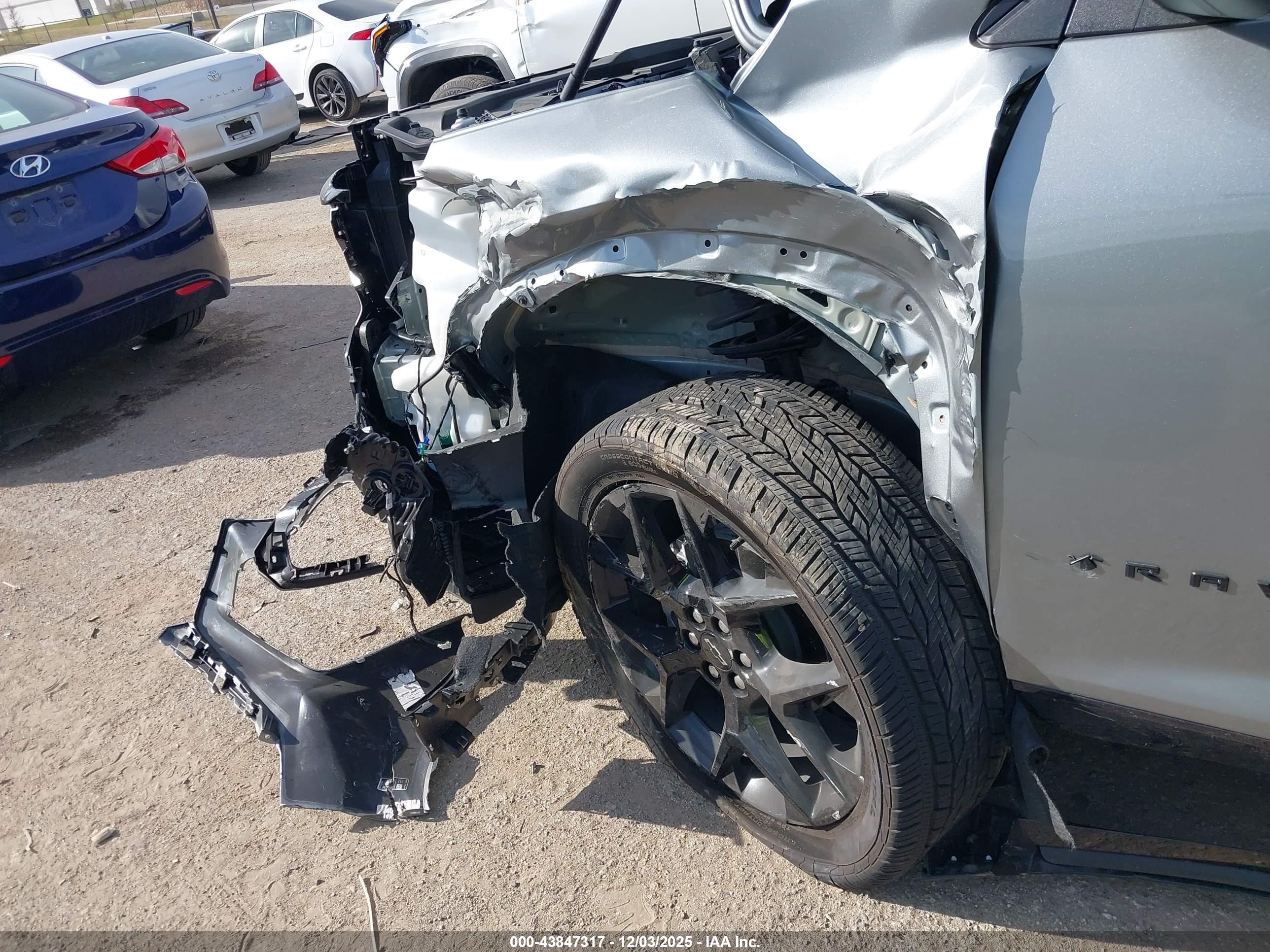 CHEVROLET TRAVERSE image 6