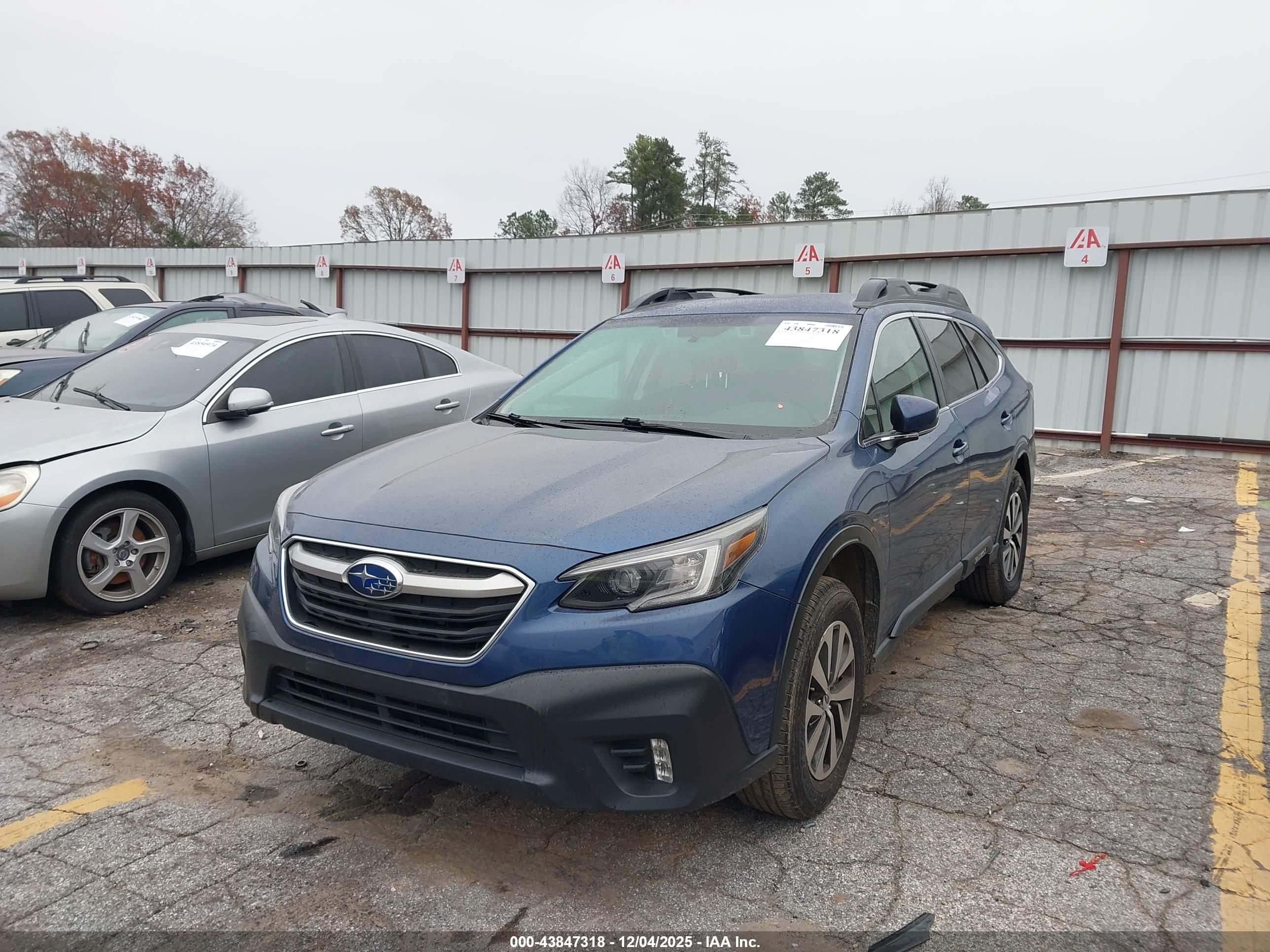 SUBARU OUTBACK image 2