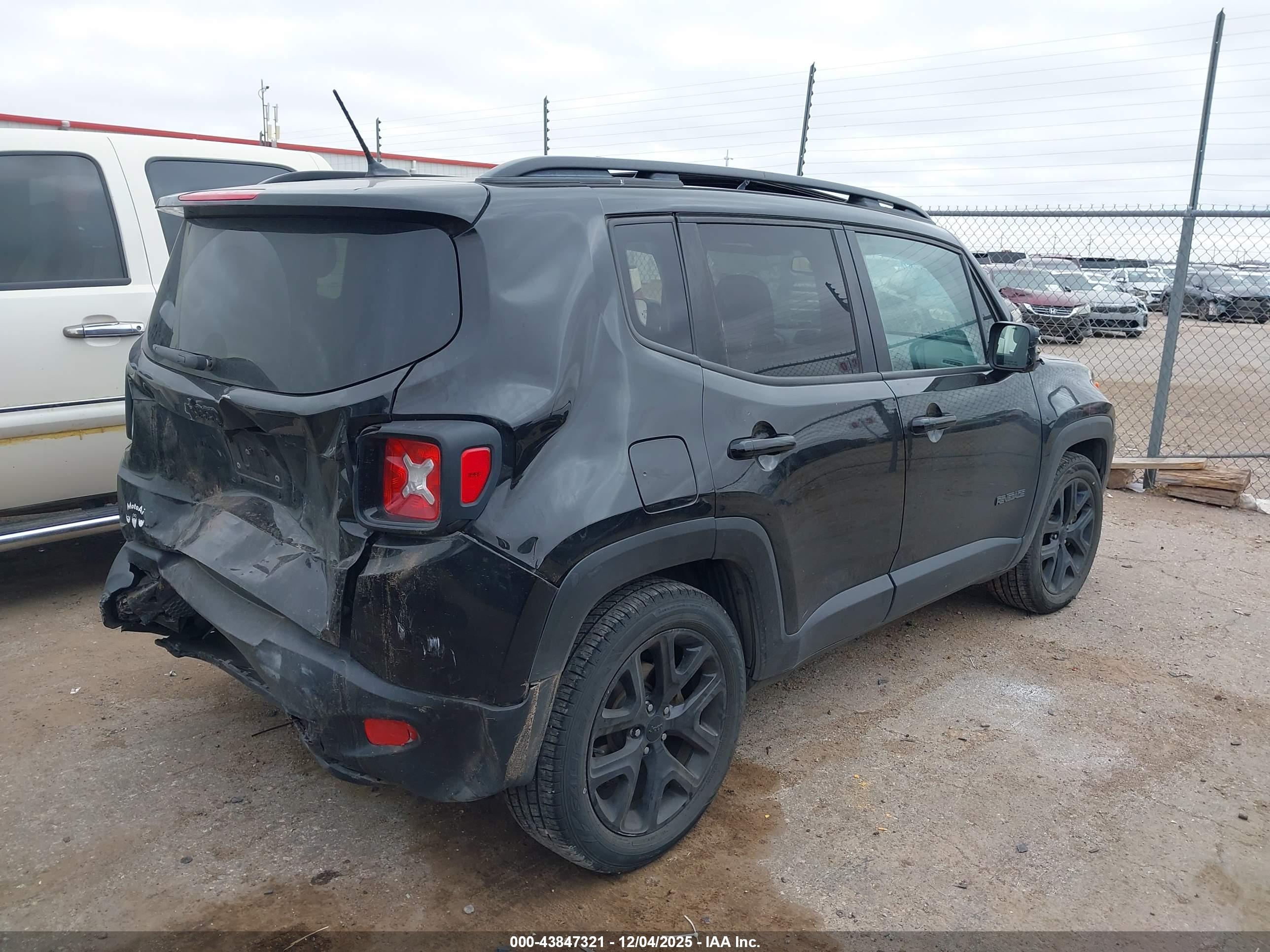 JEEP RENEGADE image 4