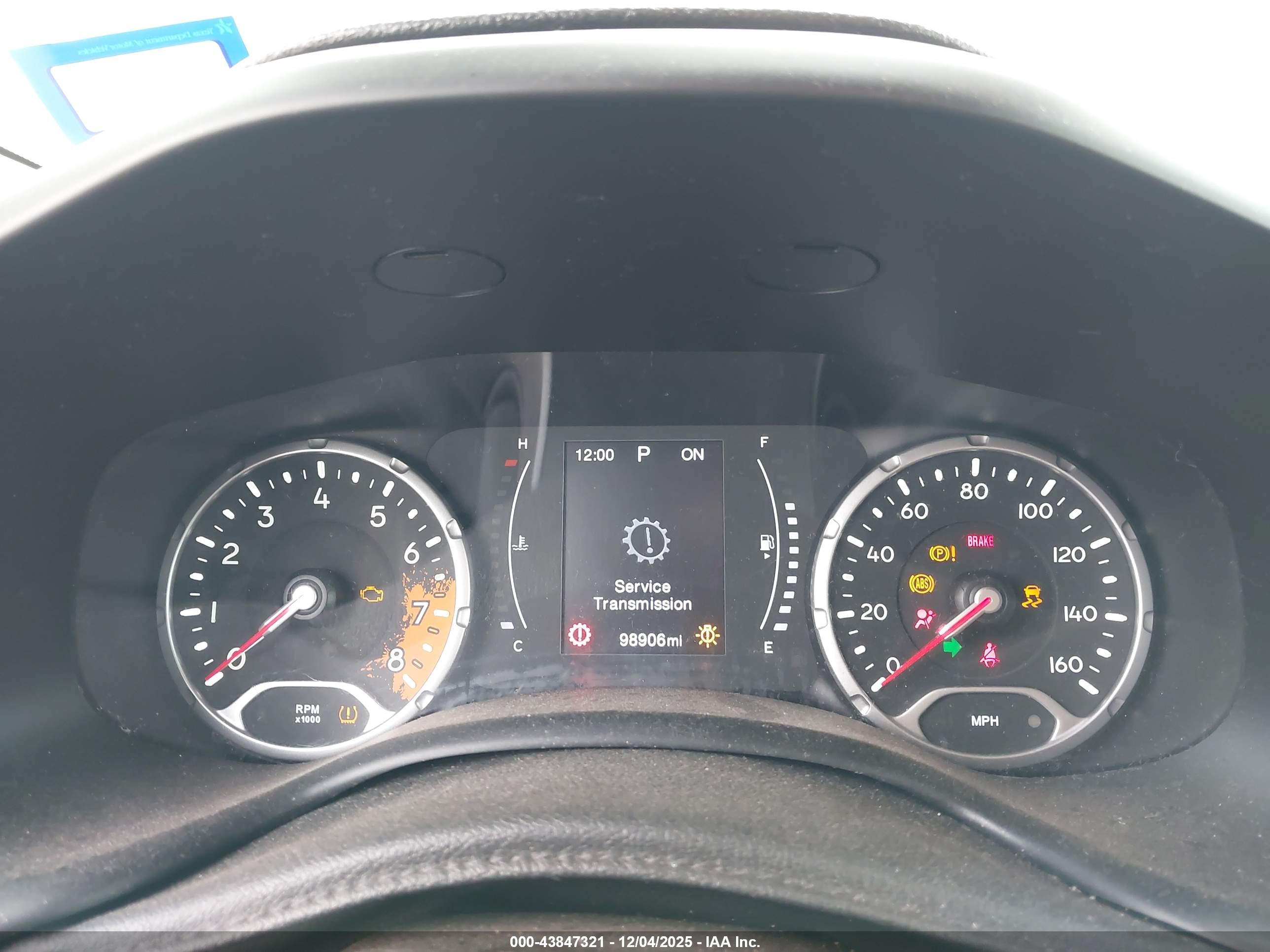 JEEP RENEGADE image 7