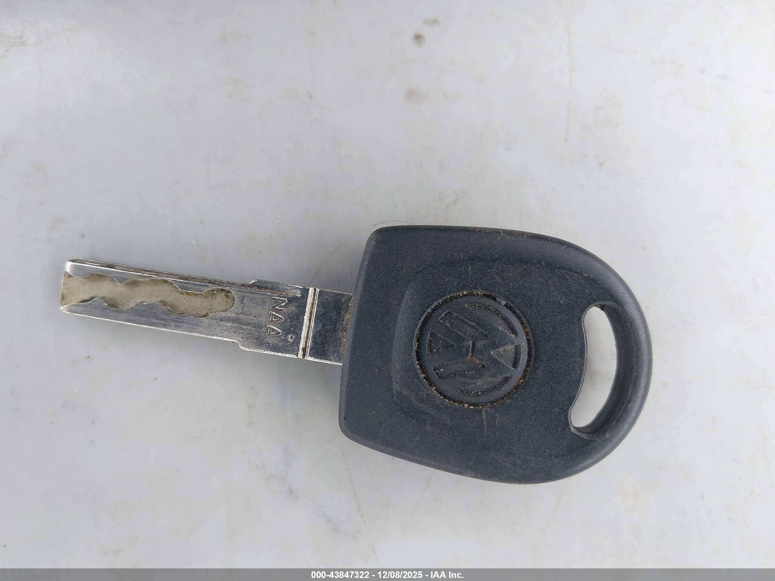 VOLKSWAGEN EOS image 11