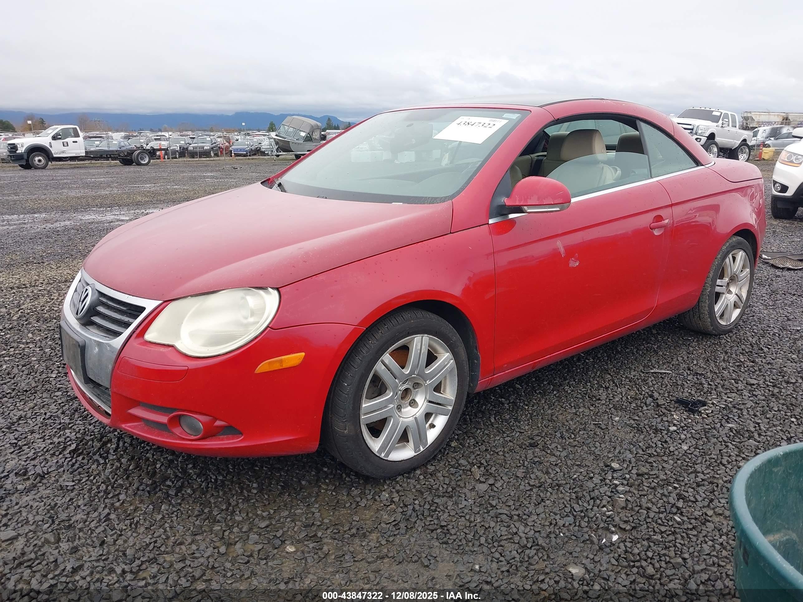 VOLKSWAGEN EOS image 2