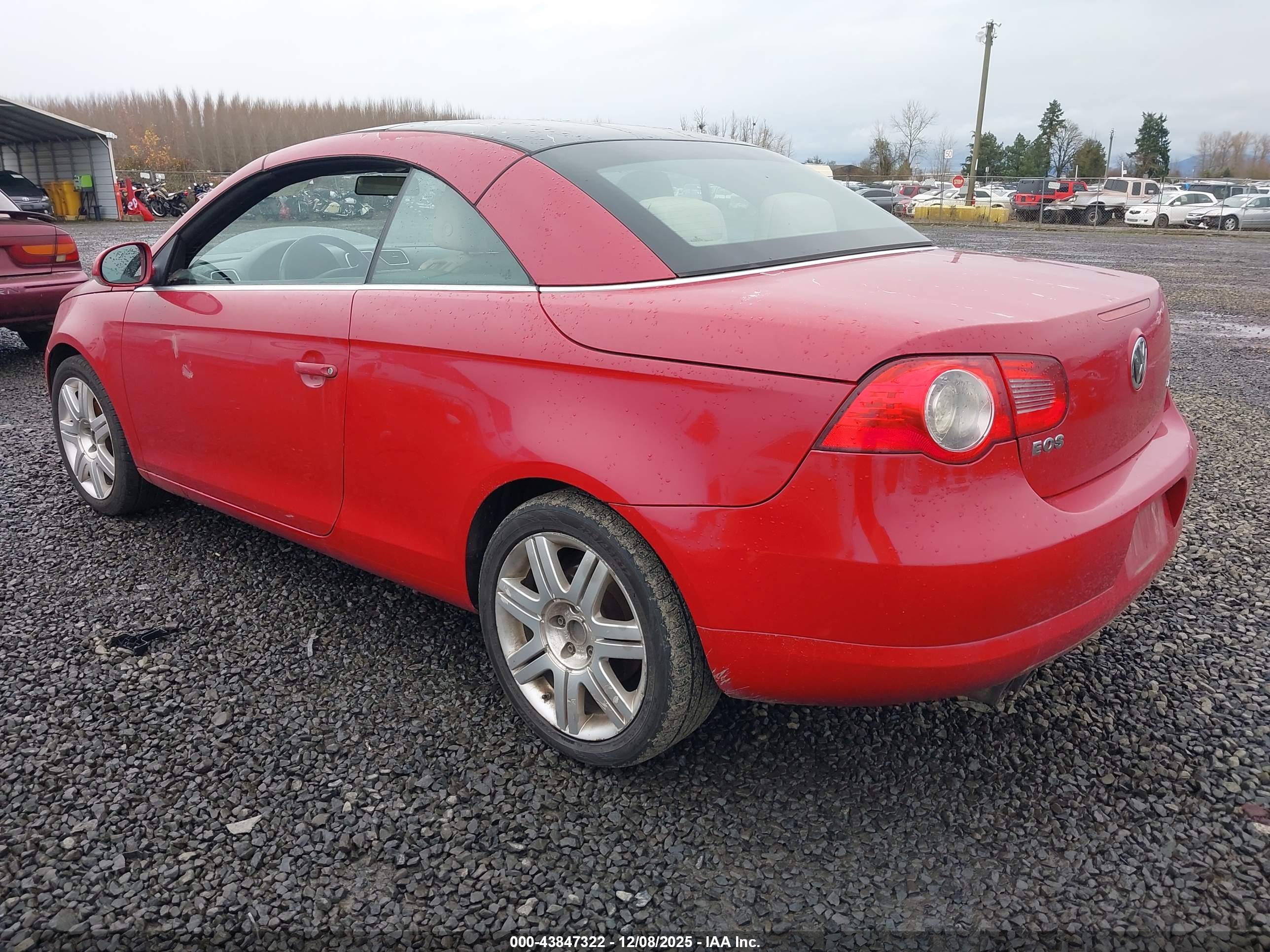 VOLKSWAGEN EOS image 3