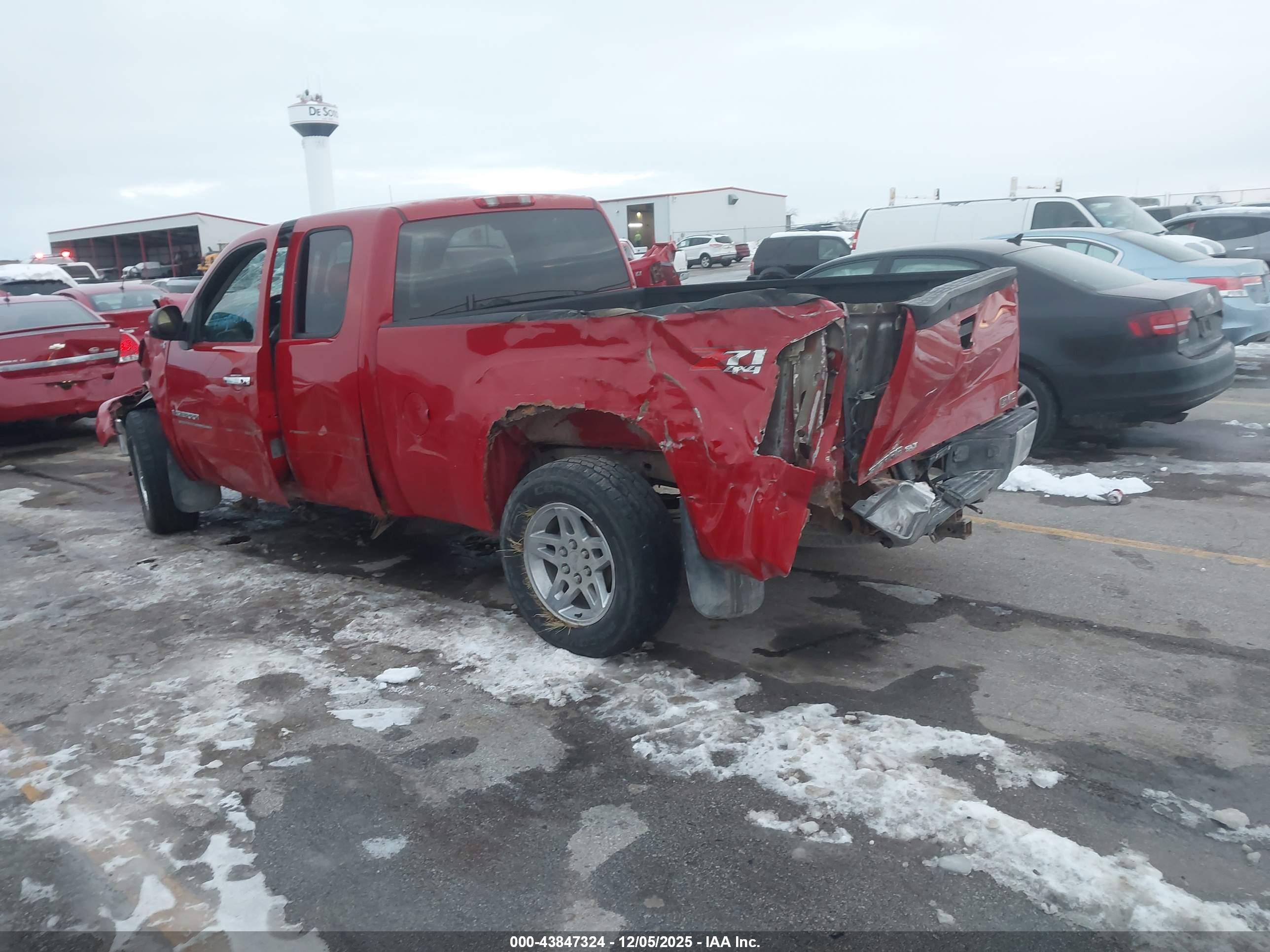 GMC SIERRA image 3