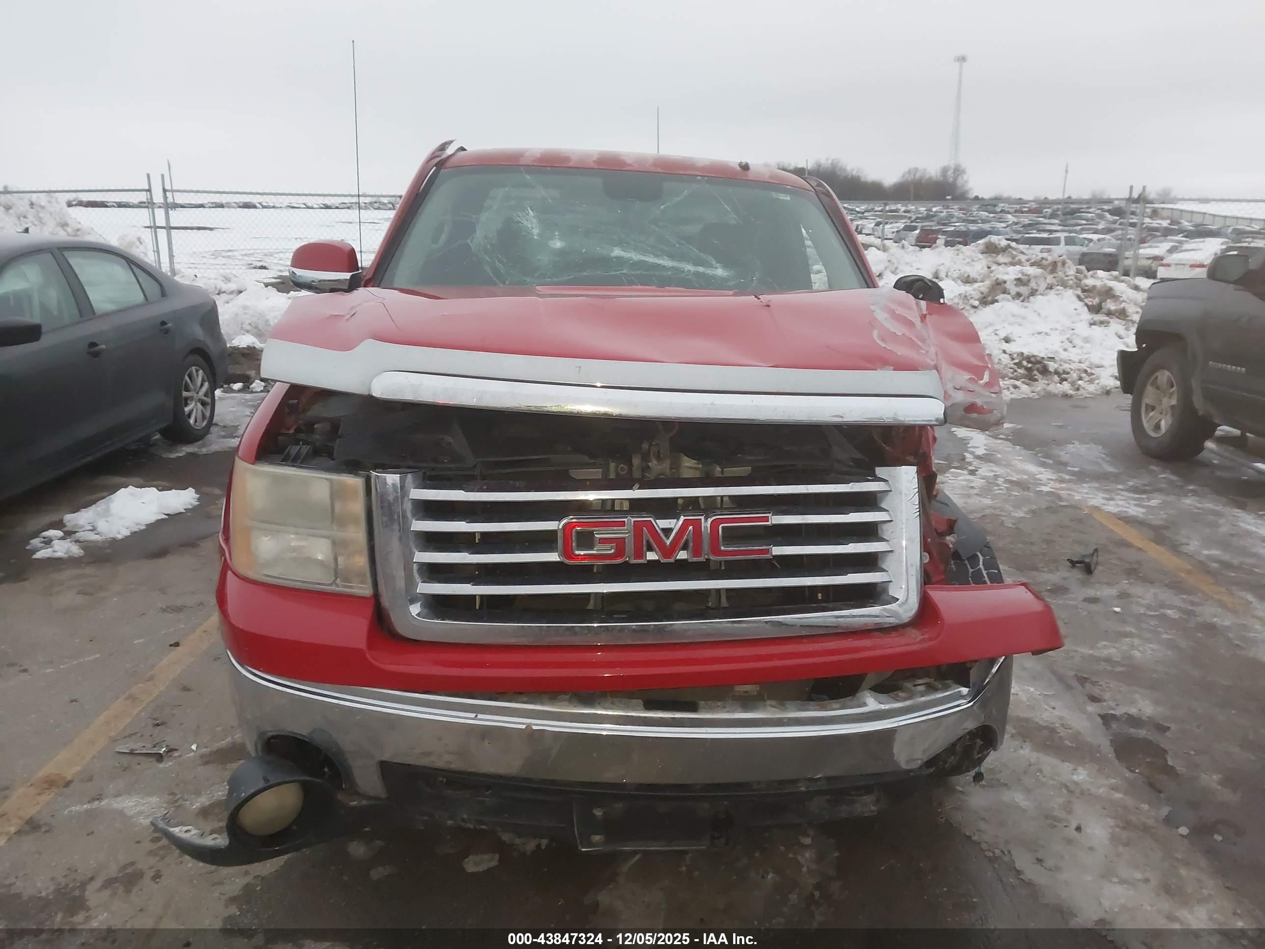 GMC SIERRA image 6