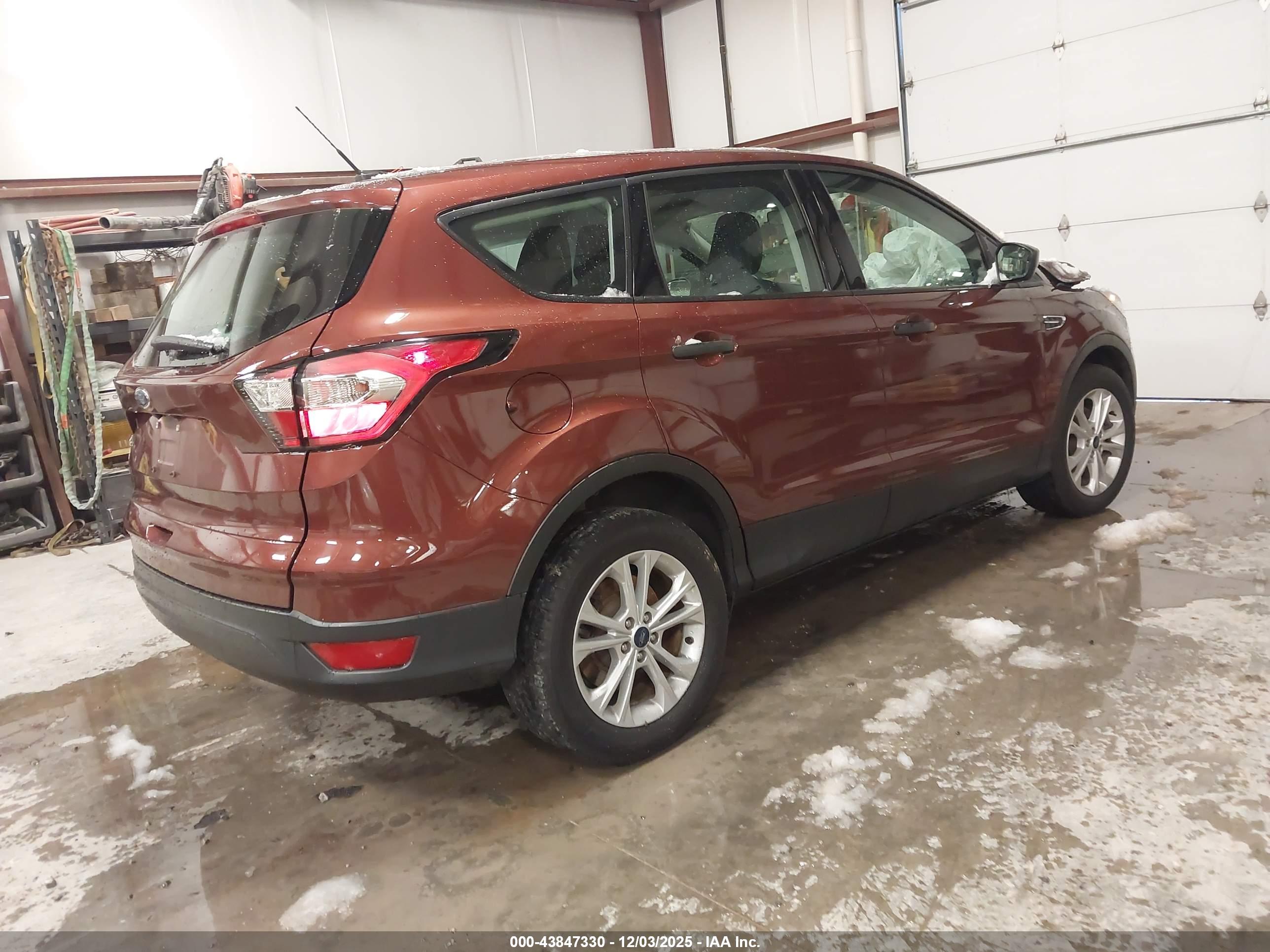 FORD ESCAPE image 4