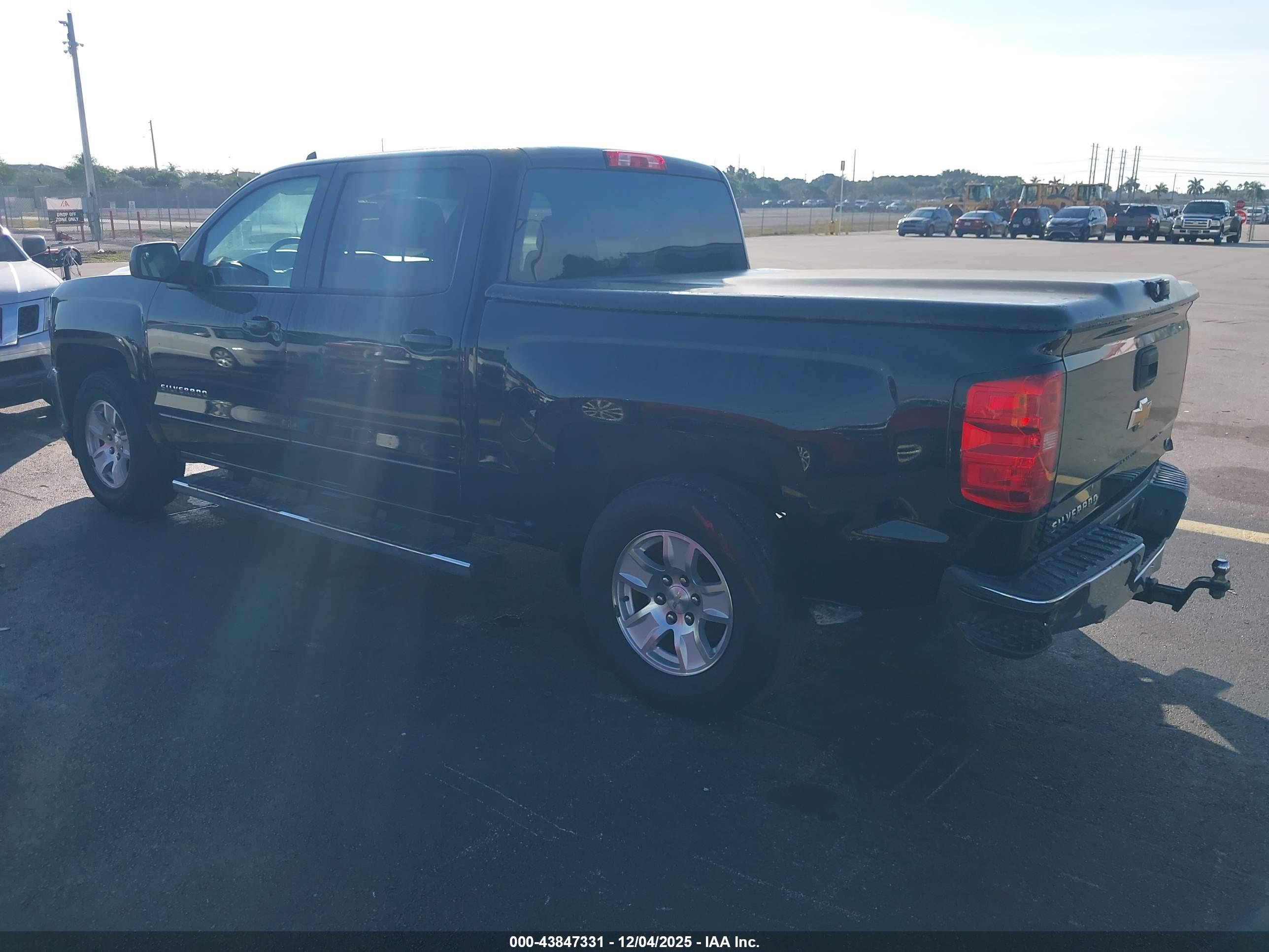 CHEVROLET SILVERADO image 3