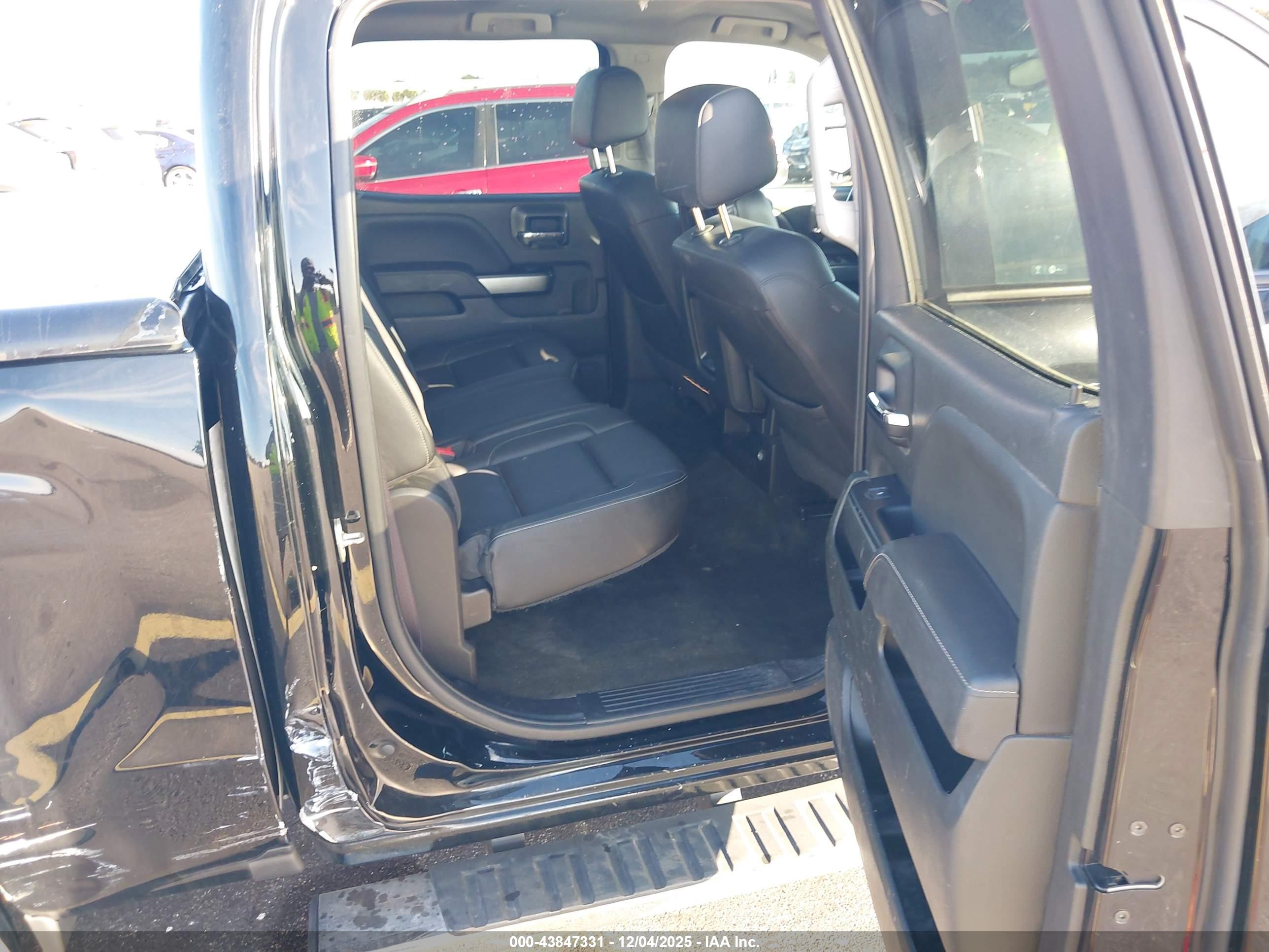 CHEVROLET SILVERADO image 8