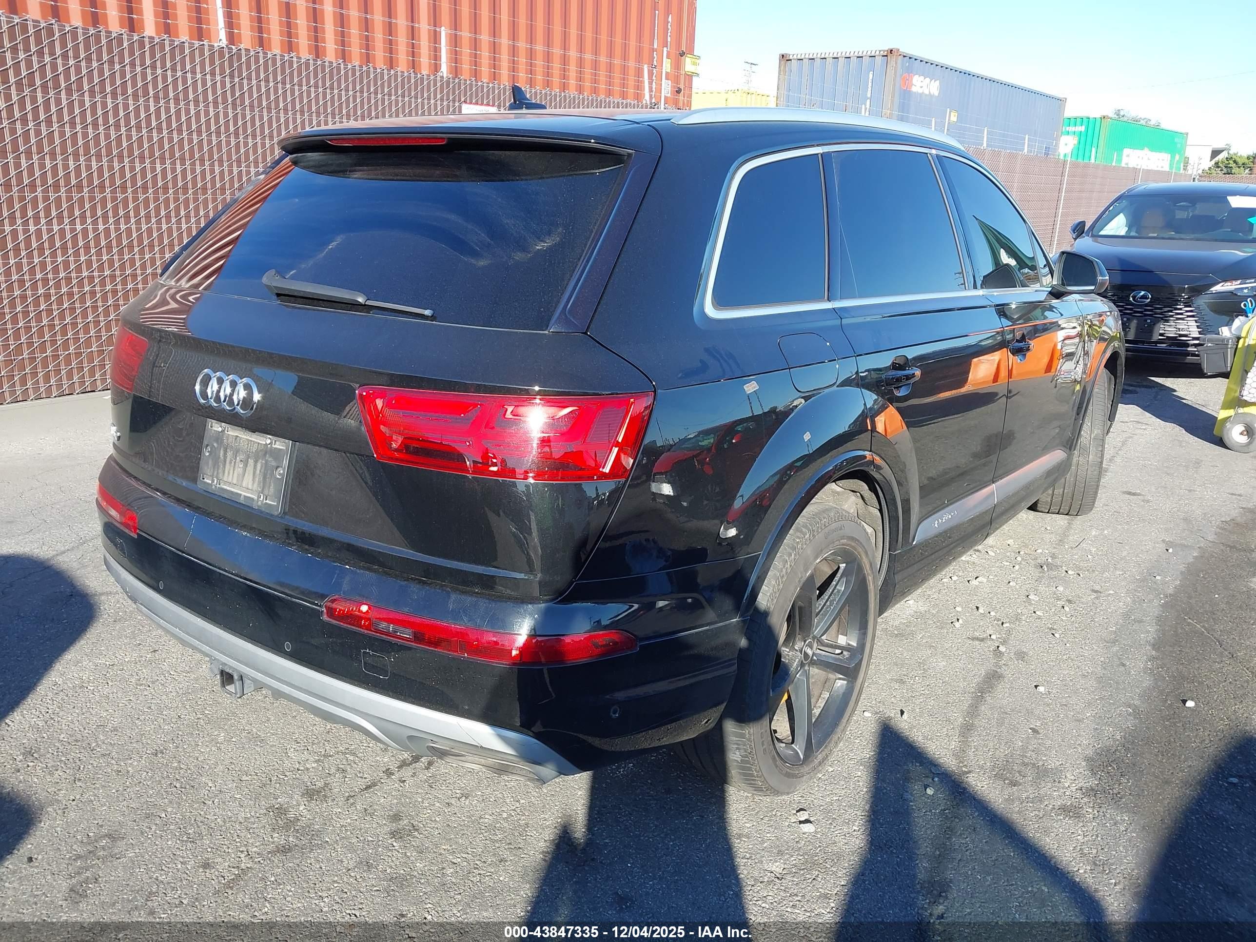 AUDI Q7 image 4