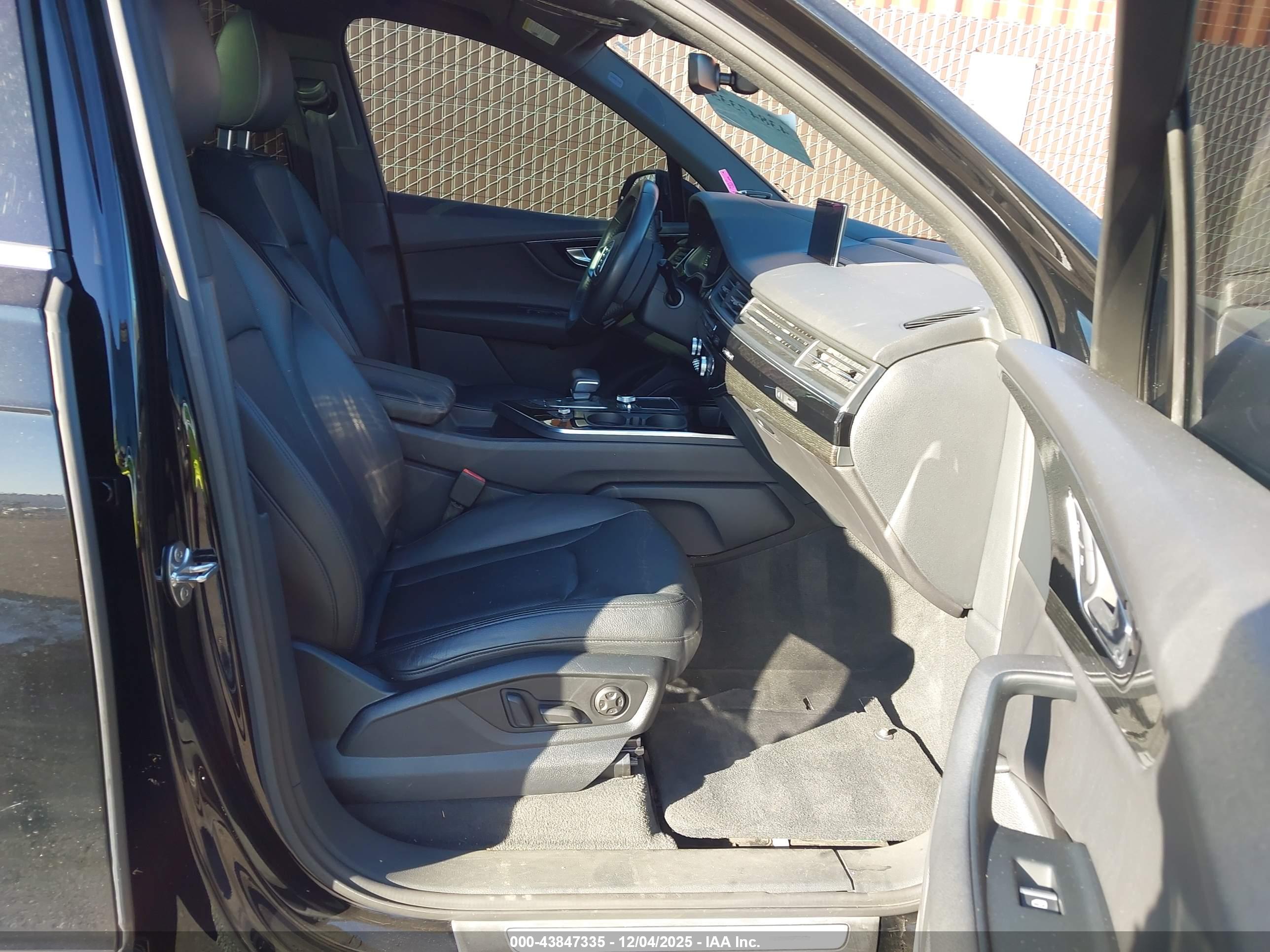 AUDI Q7 image 5
