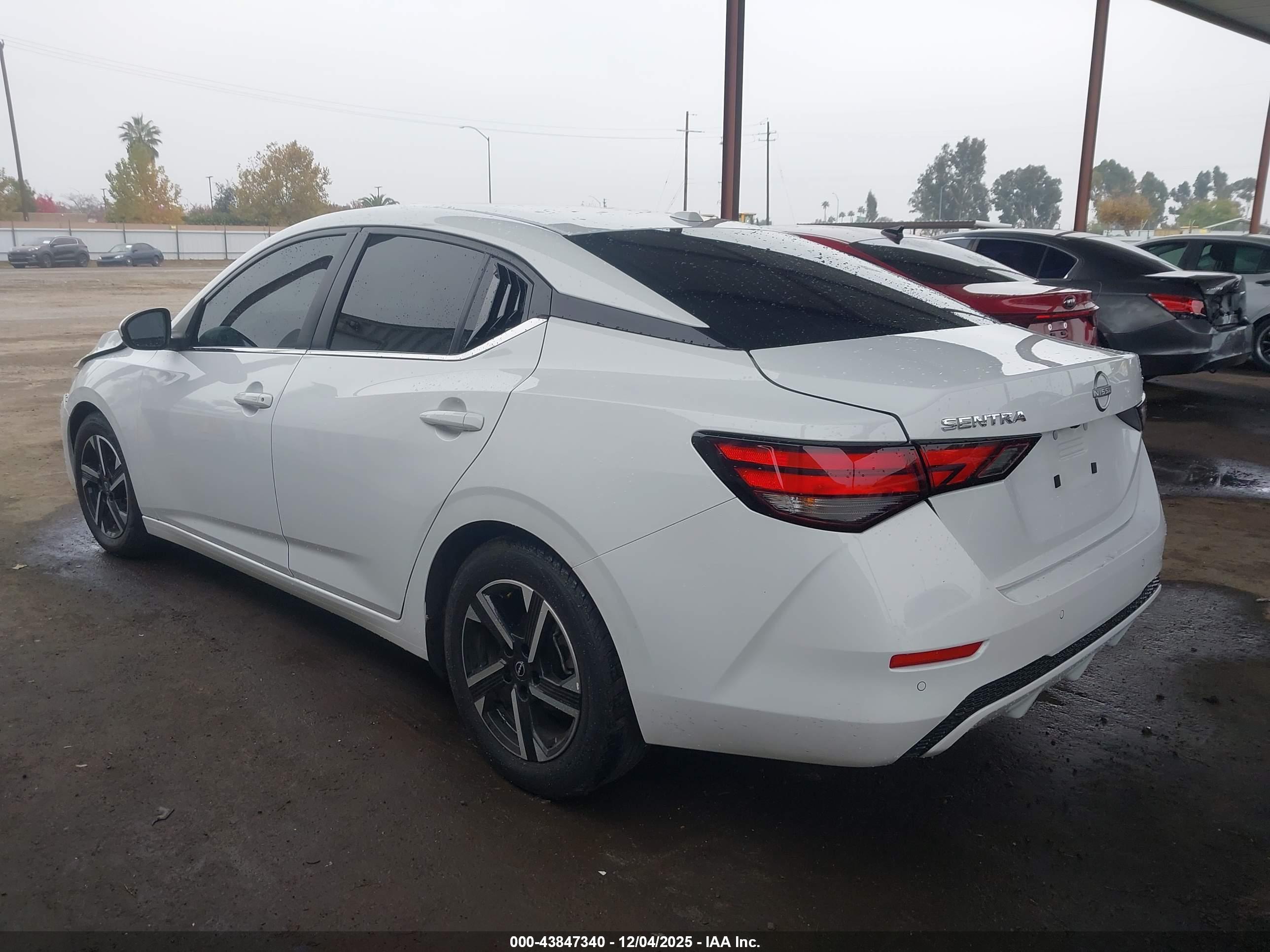 NISSAN SENTRA image 3