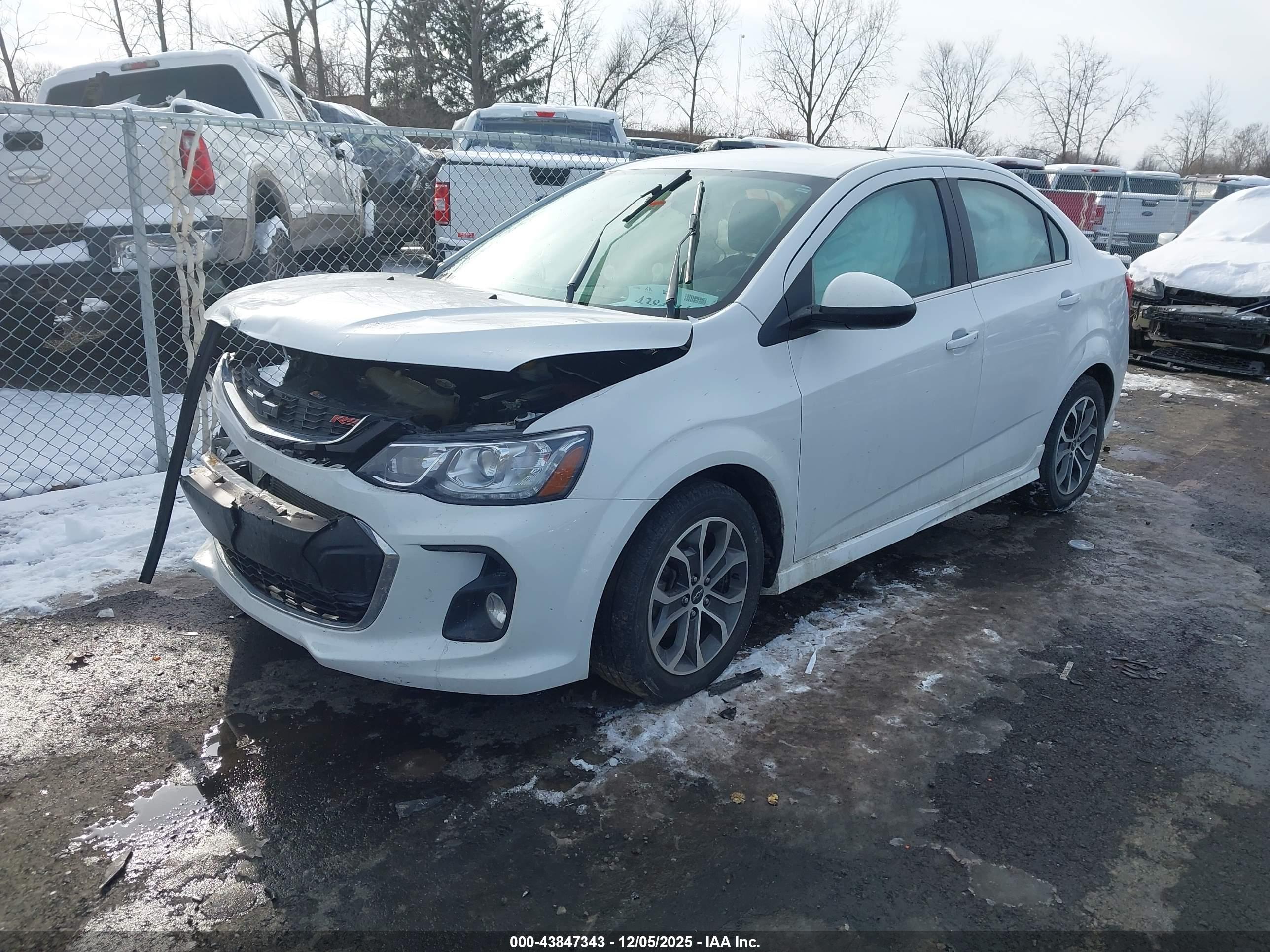 CHEVROLET SONIC image 2