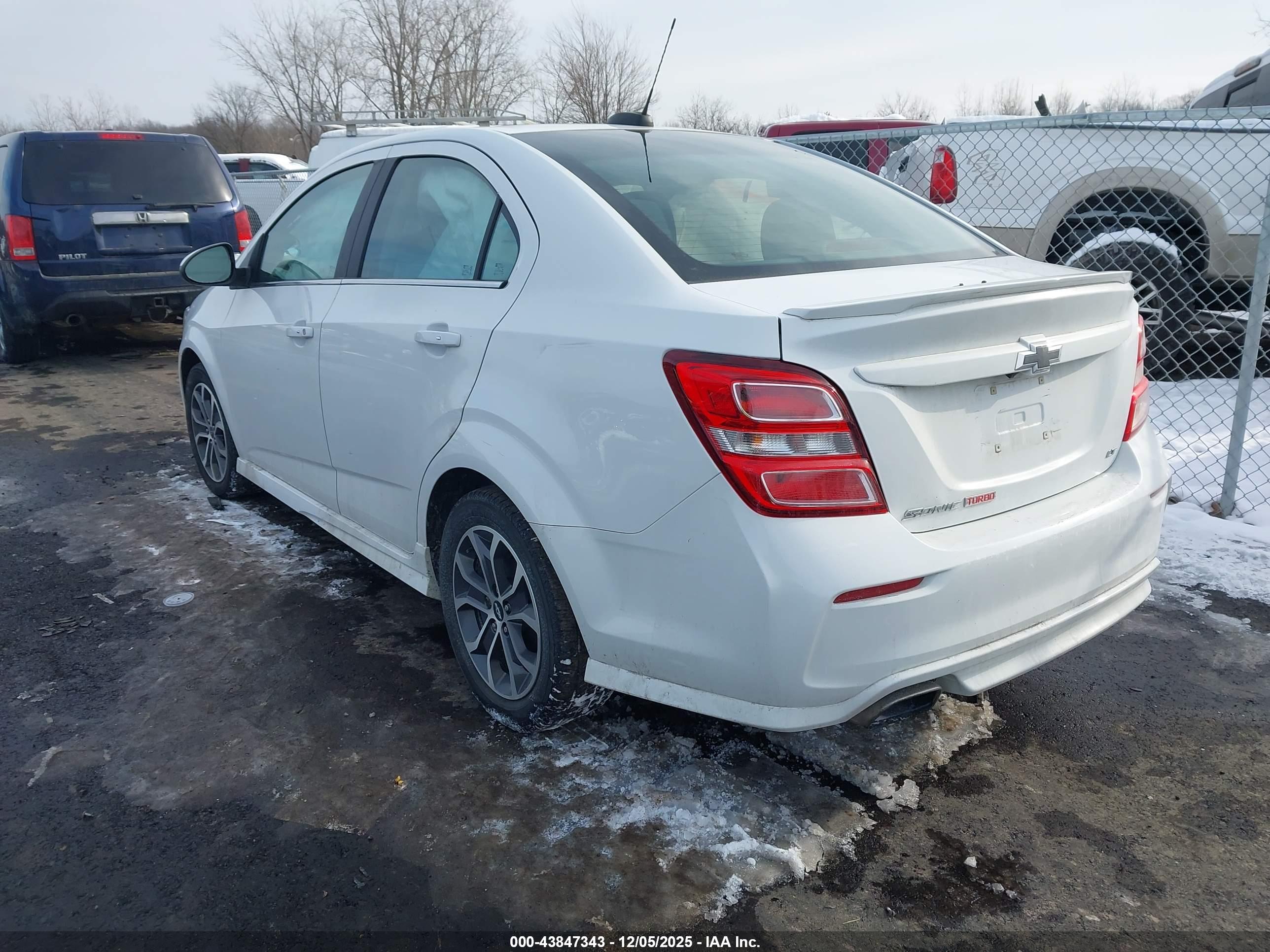 CHEVROLET SONIC image 3
