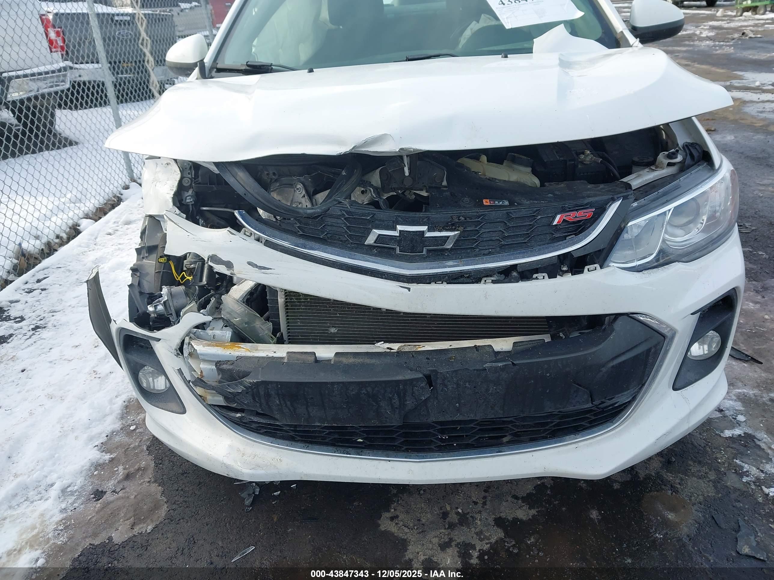 CHEVROLET SONIC image 6