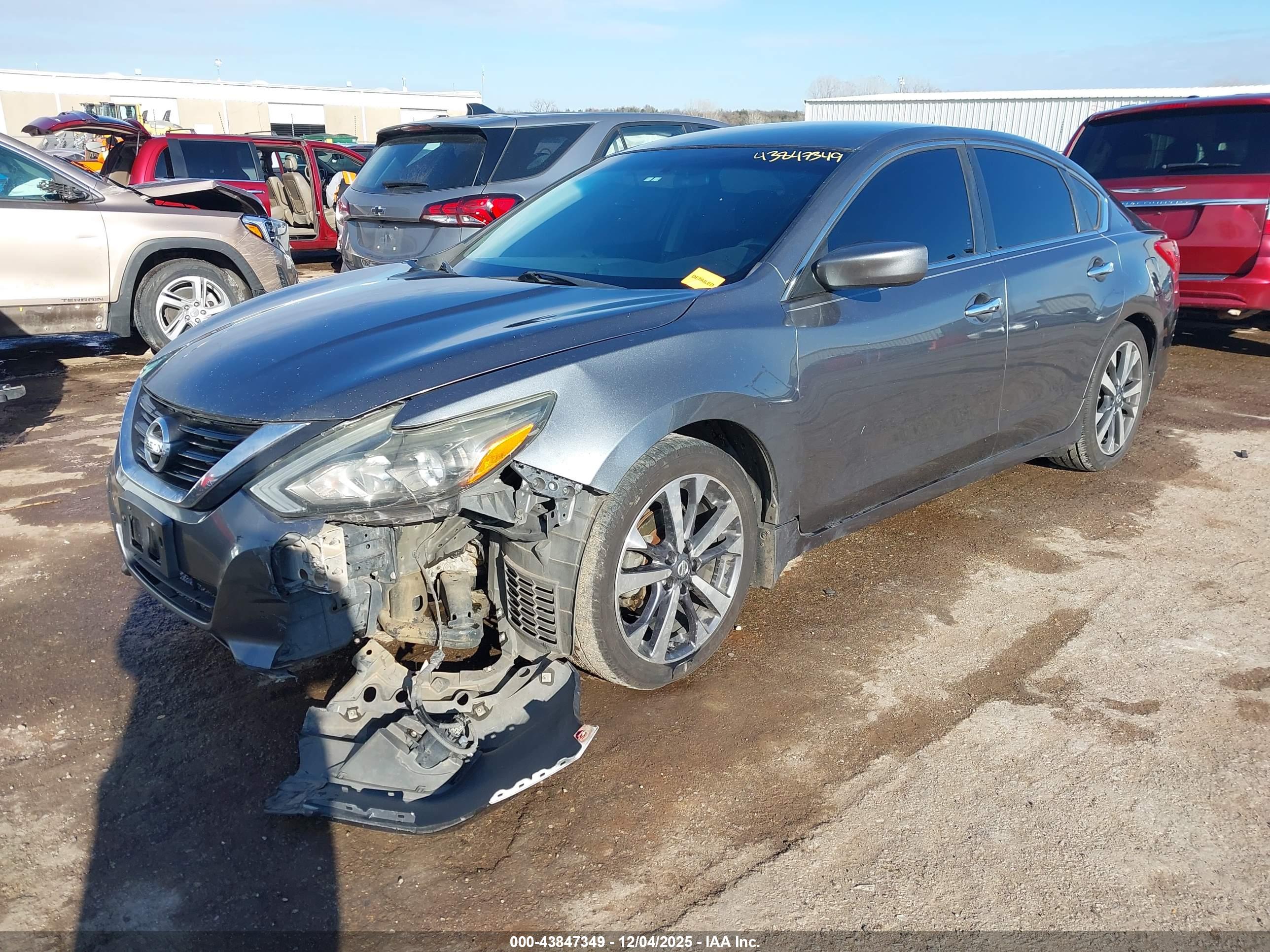 NISSAN ALTIMA image 2