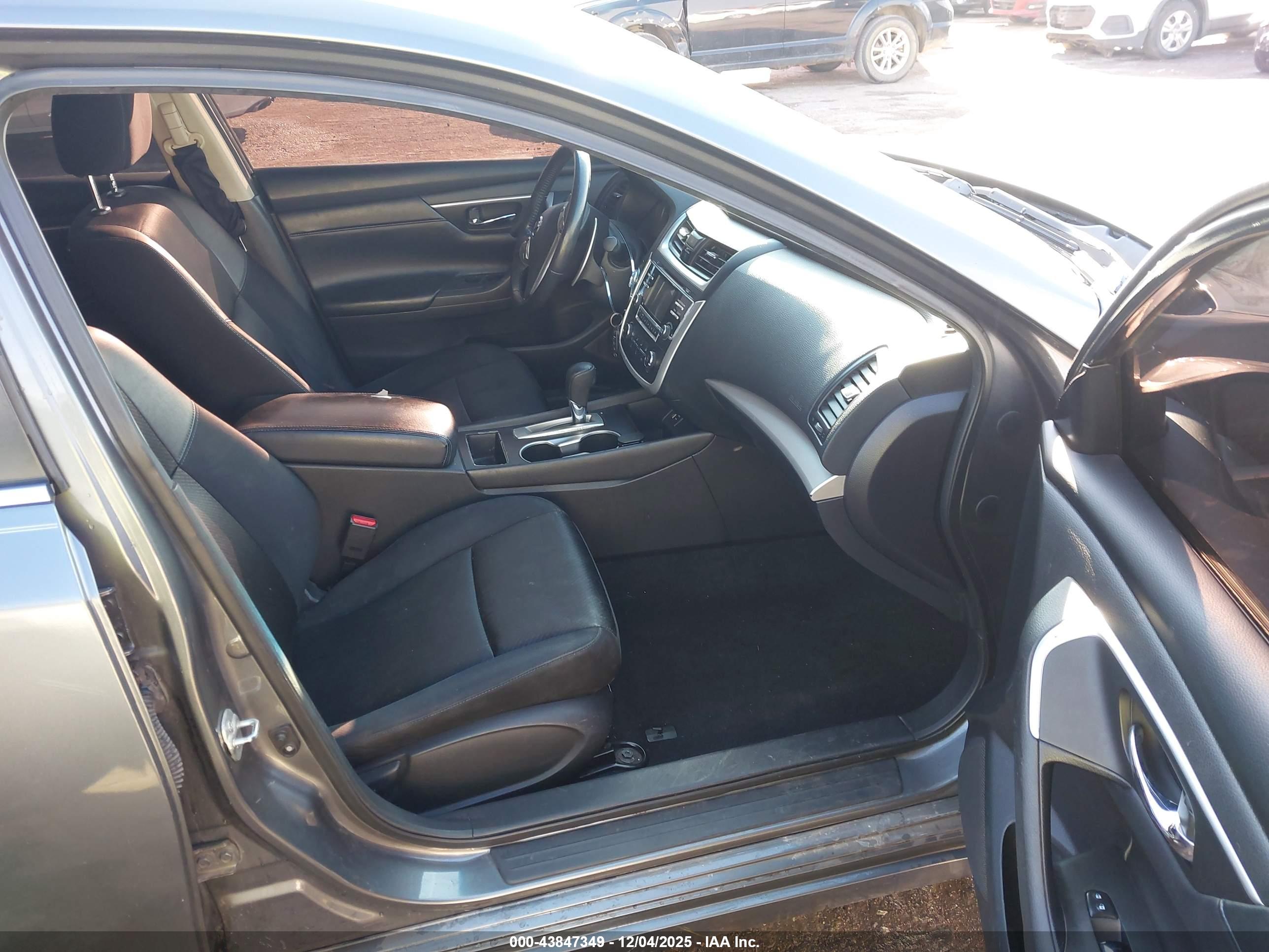 NISSAN ALTIMA image 5