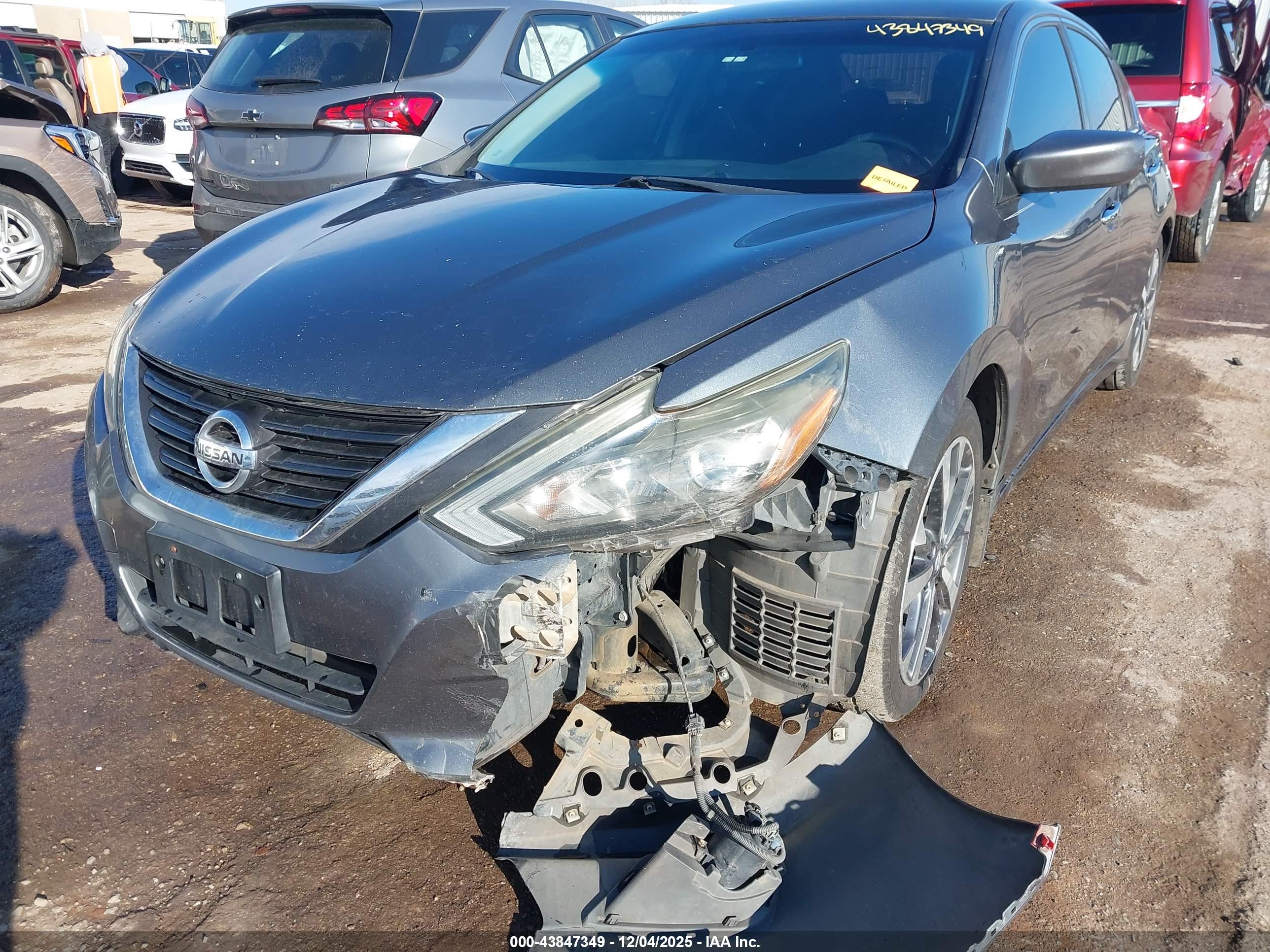 NISSAN ALTIMA image 6