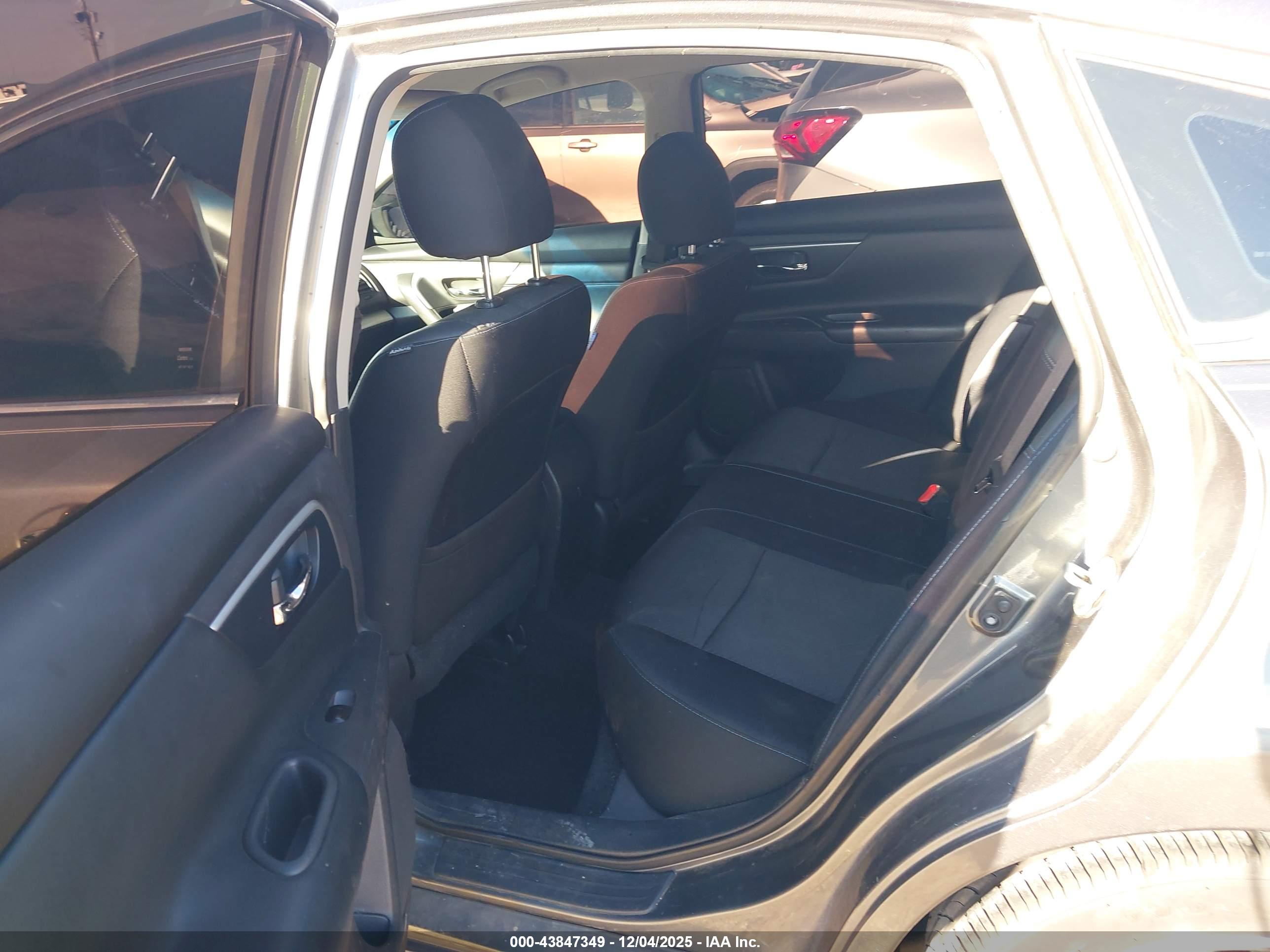 NISSAN ALTIMA image 8