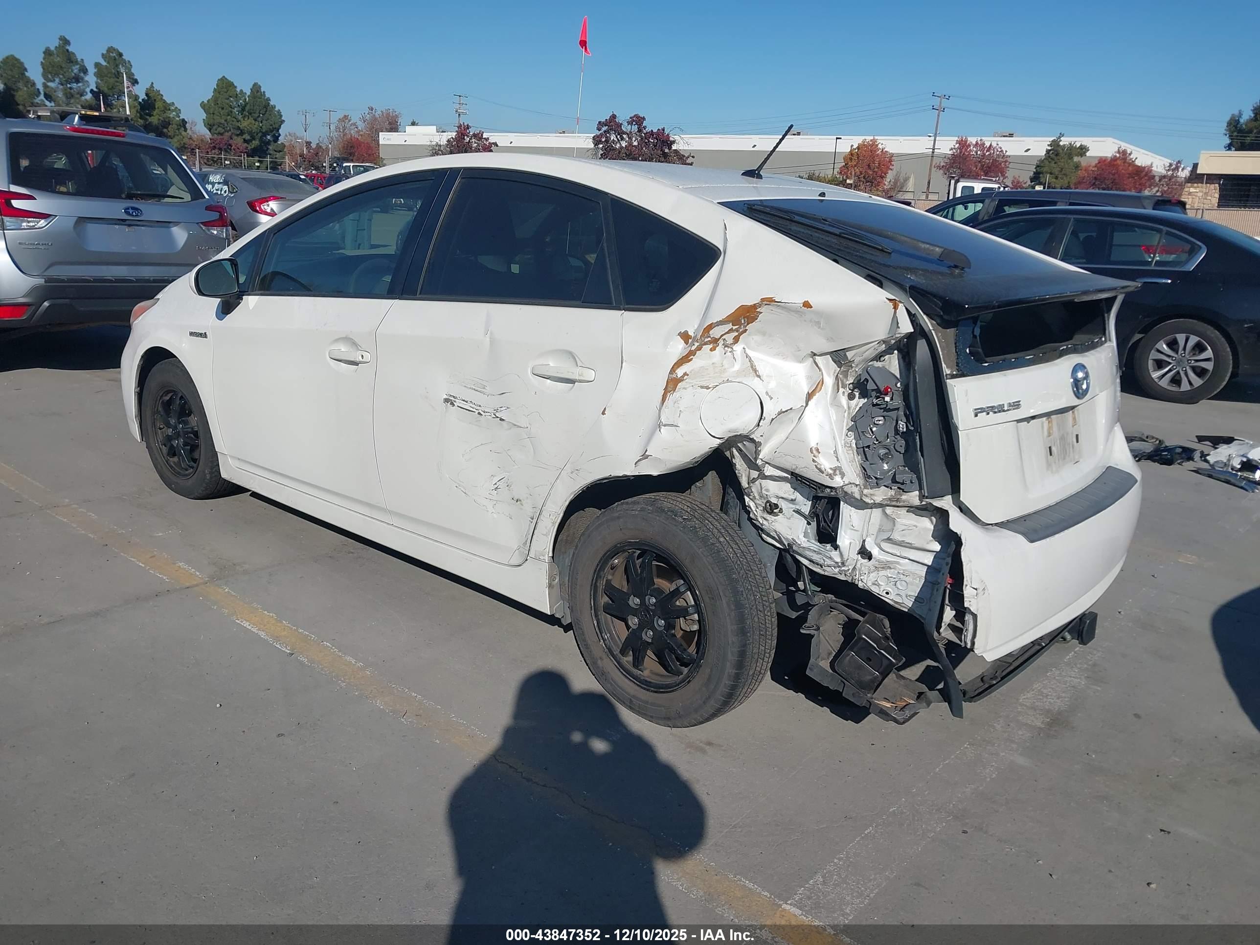 TOYOTA PRIUS image 3