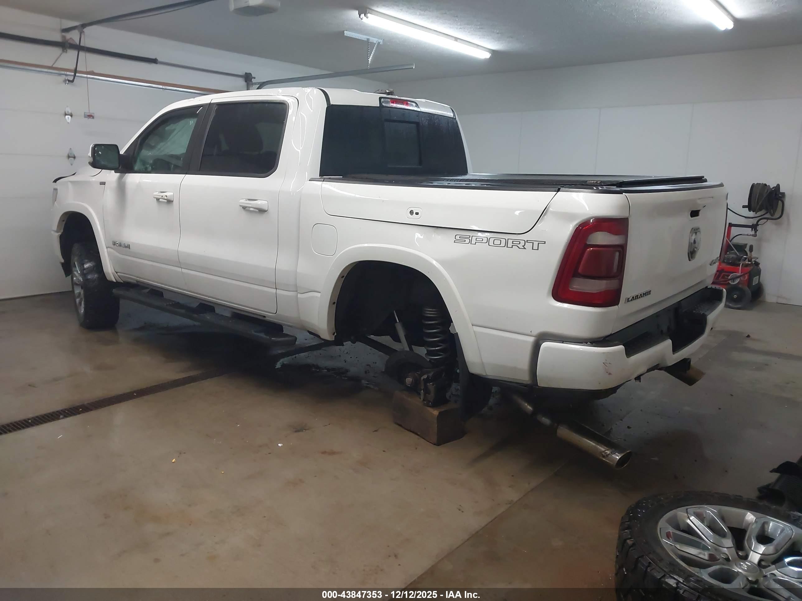 RAM 1500 image 3