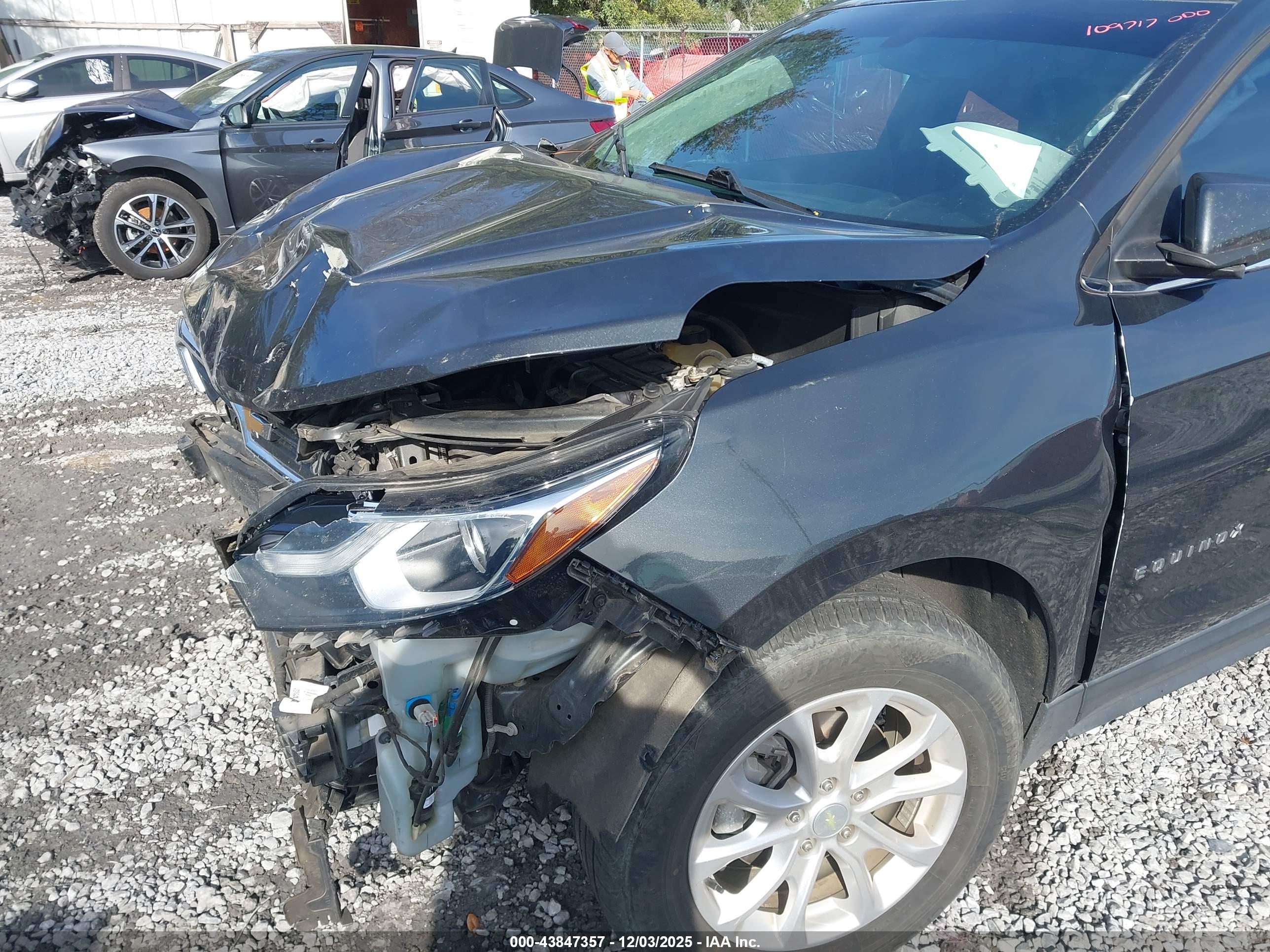 CHEVROLET EQUINOX image 6