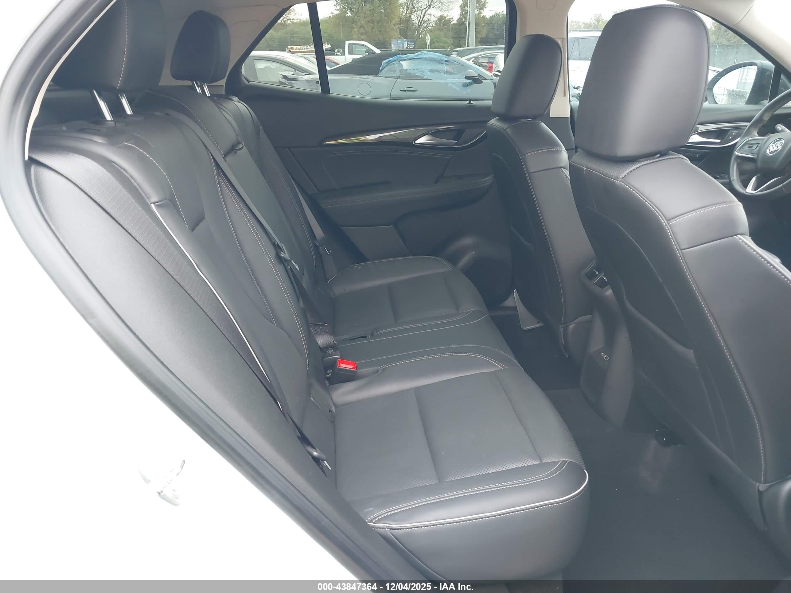 BUICK ENVISION image 8